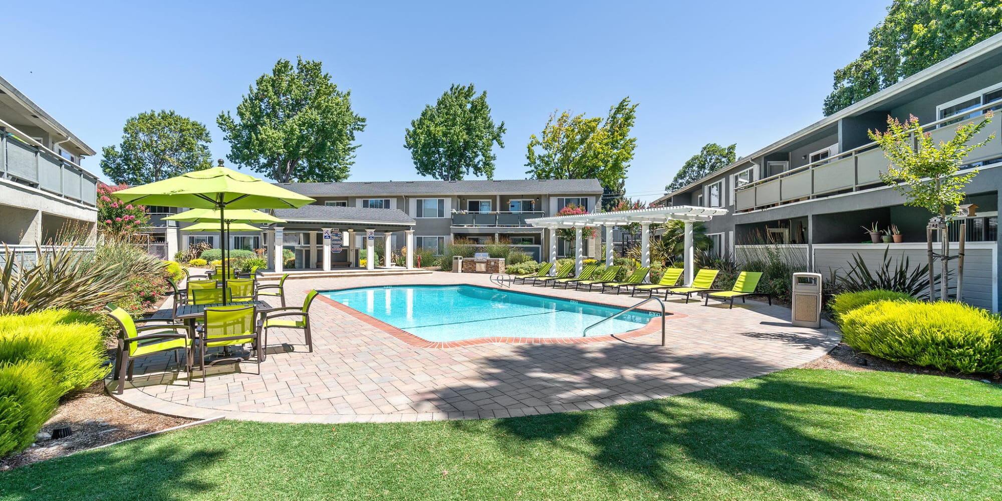 Pinebrook Apartments – photo 1