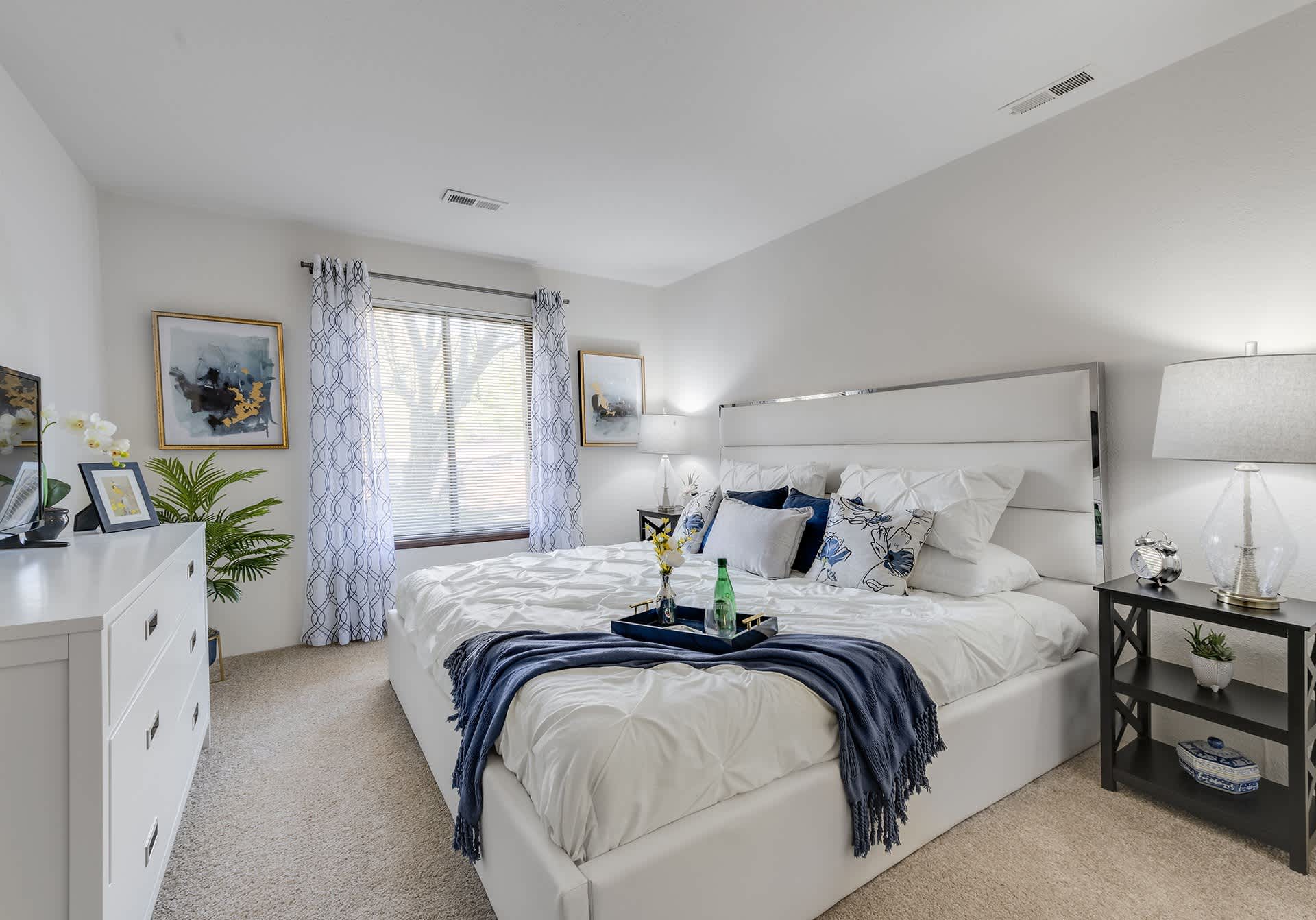 Willow Creek Apartments – photo 4
