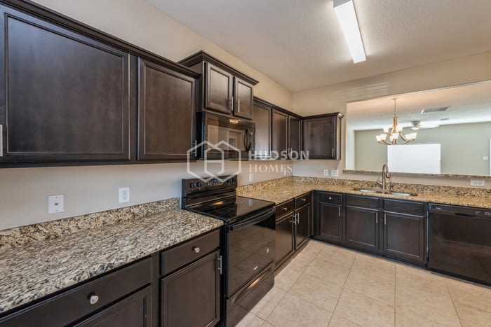148 Aaron Street – photo 5