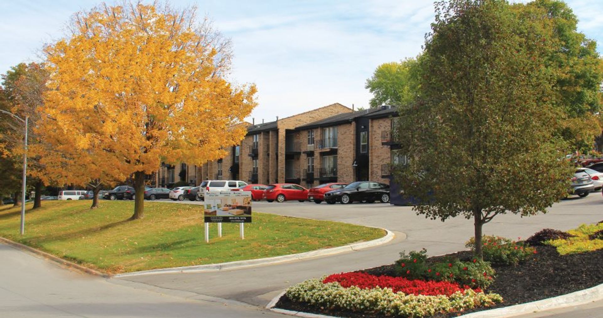 Bristol Square Apartments – photo 1