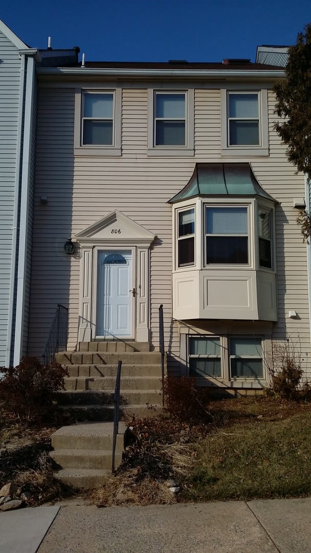 SPACIOUS TH IN GAITHERSBURG – photo 1