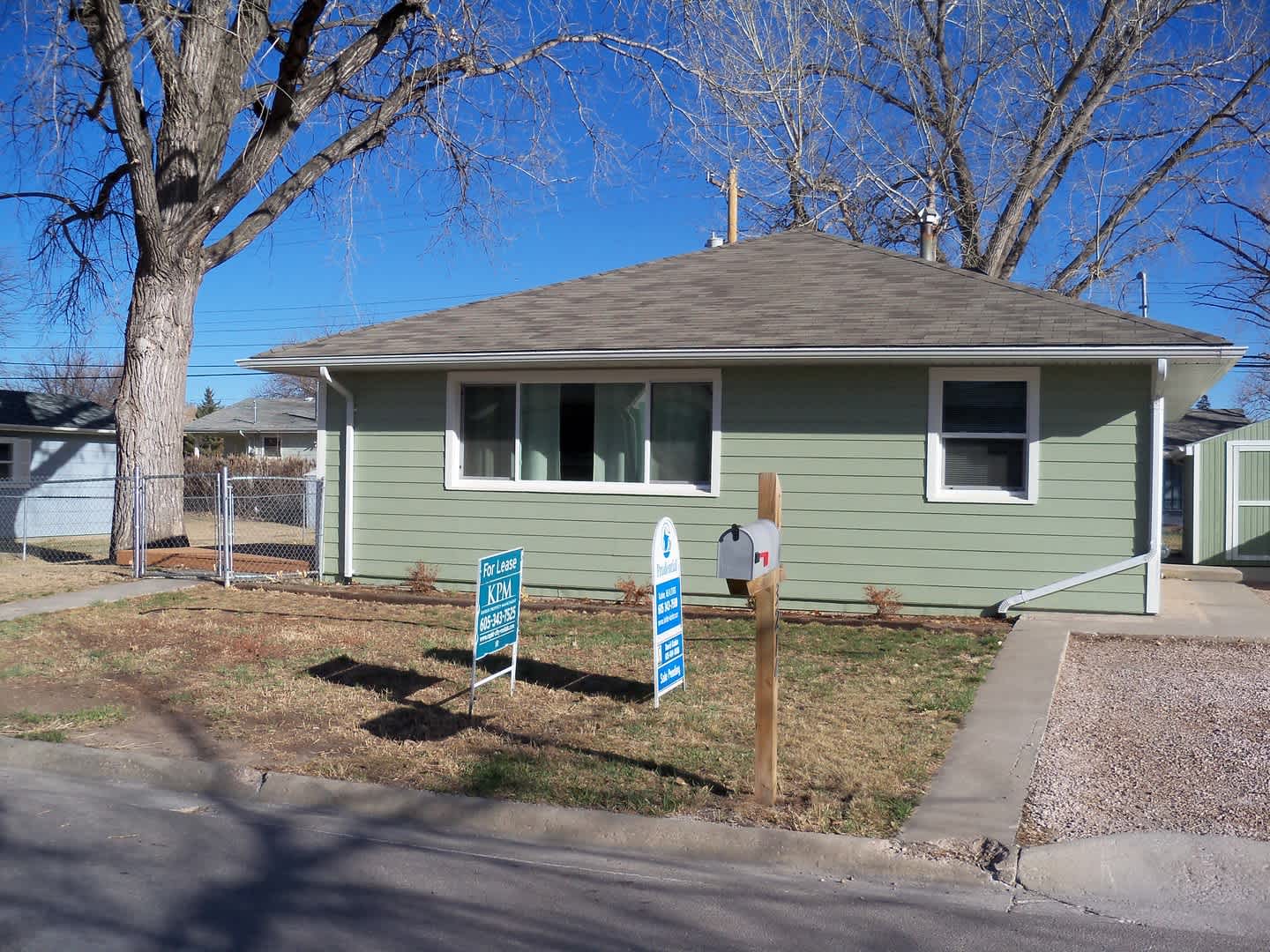 3 Bed 1 Bath Single Level West – photo 1