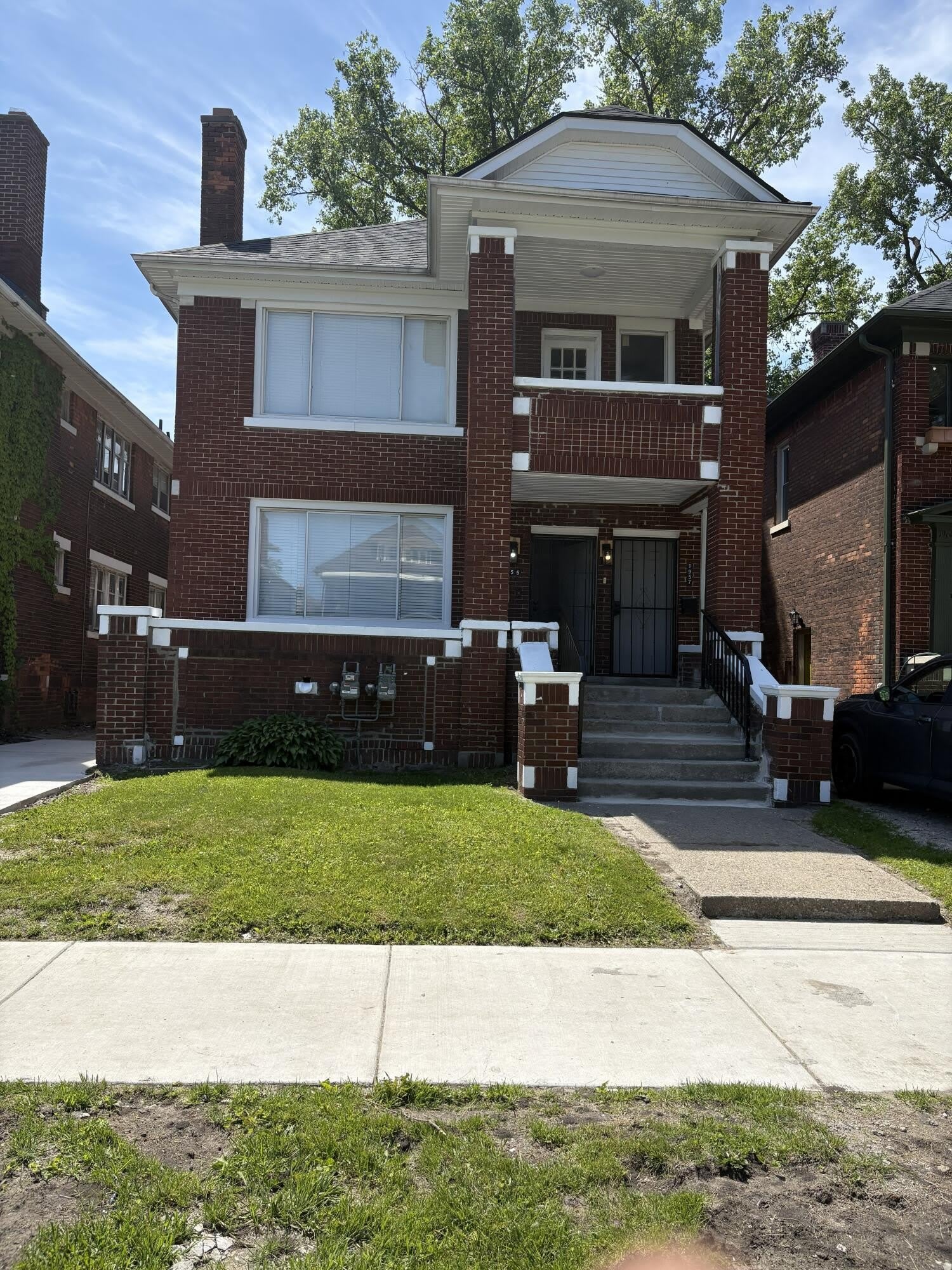 1955 Gladstone Street – photo 1
