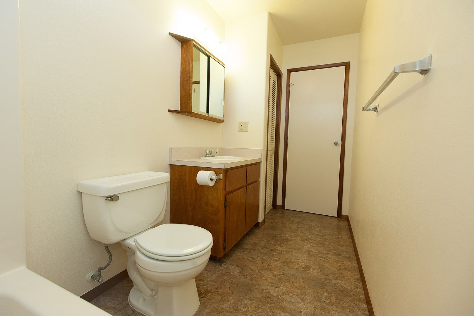 LOVELY 3BD 2.5BA HOME in KURTISTOWN – photo 2