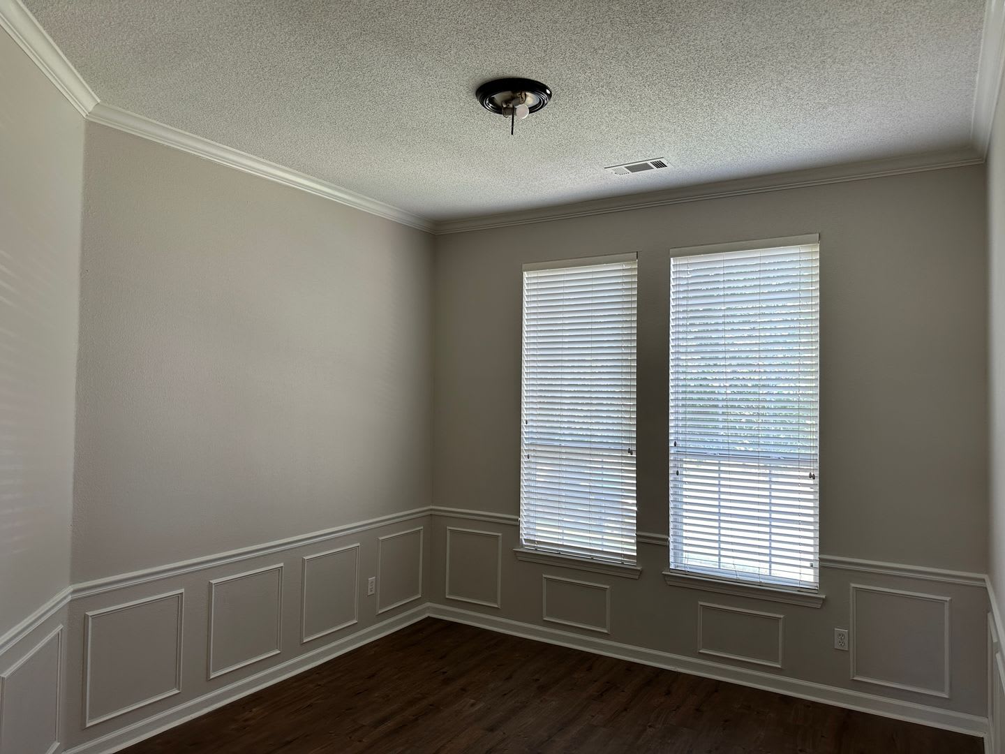 Spacious 5Br 3Ba Arlington Home With Flexible Living Space Fenced Yard Carpet Only In Bedrooms Newly Painted – photo 5