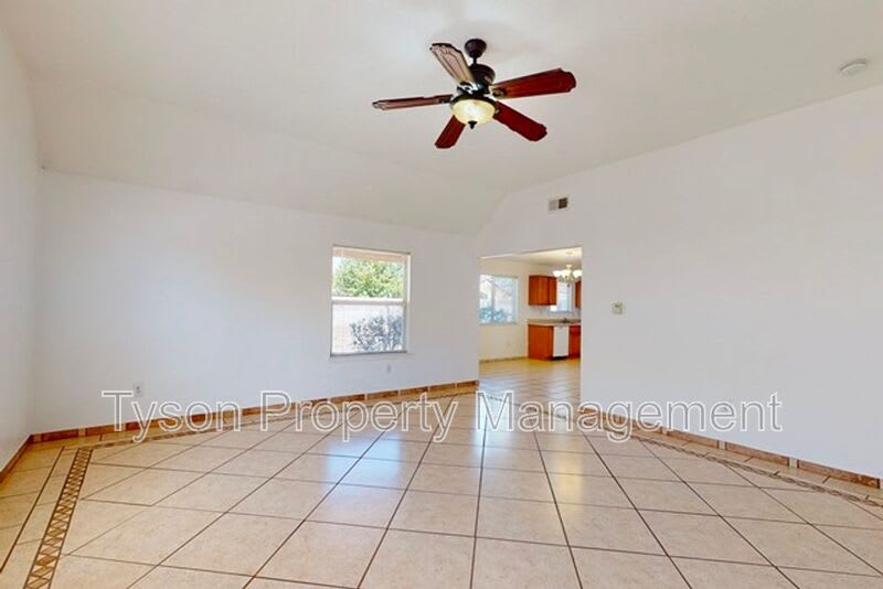 419 Sawtooth SE – photo 4