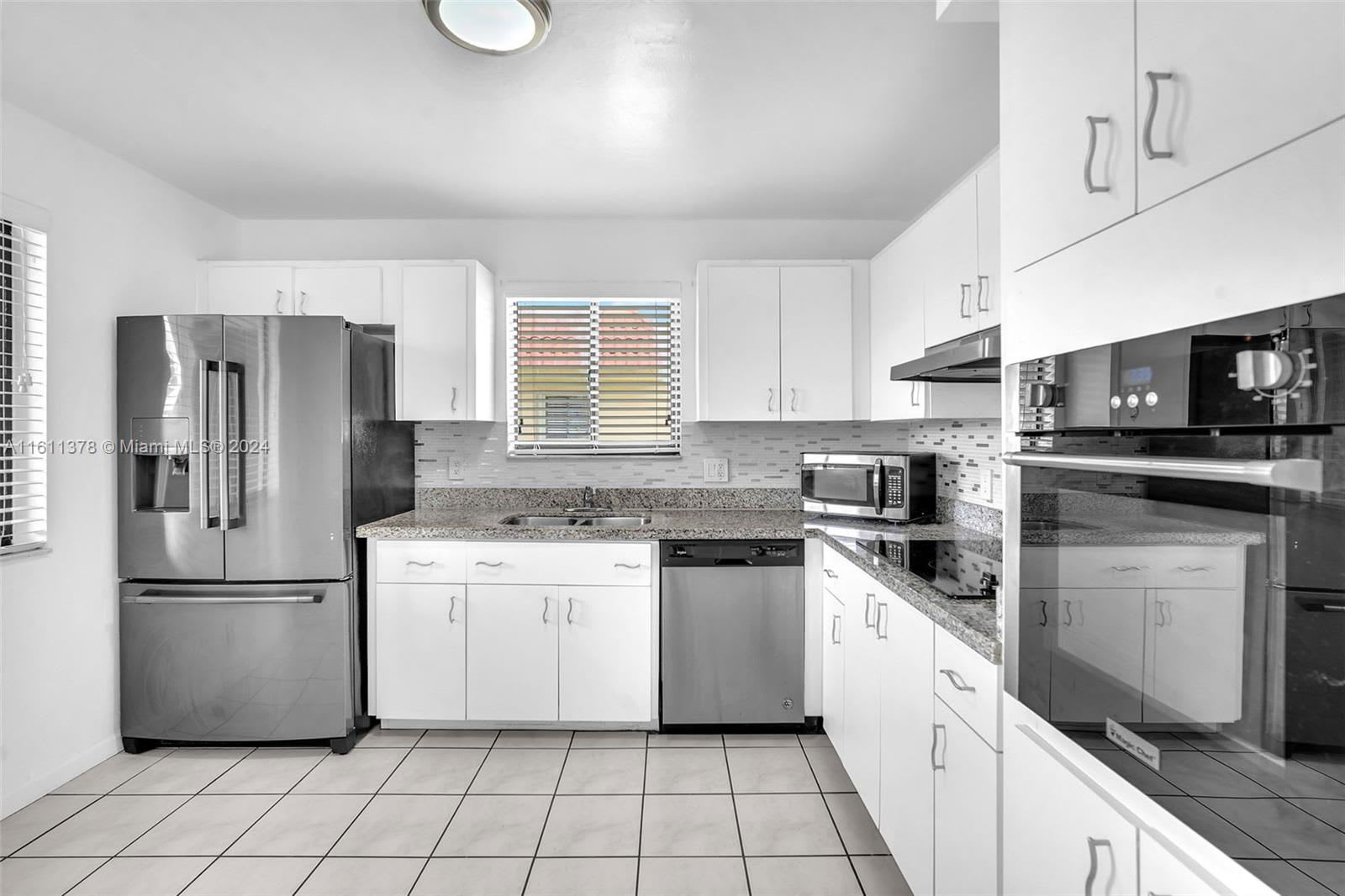 16401 Blatt Boulevard – photo 4