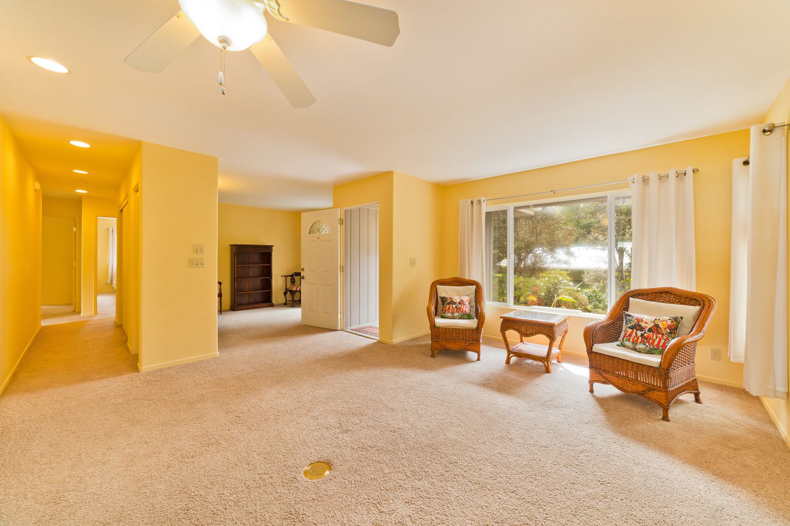 Spacious 4BR Home on the Golf Course – Pets Welcome! – photo 3