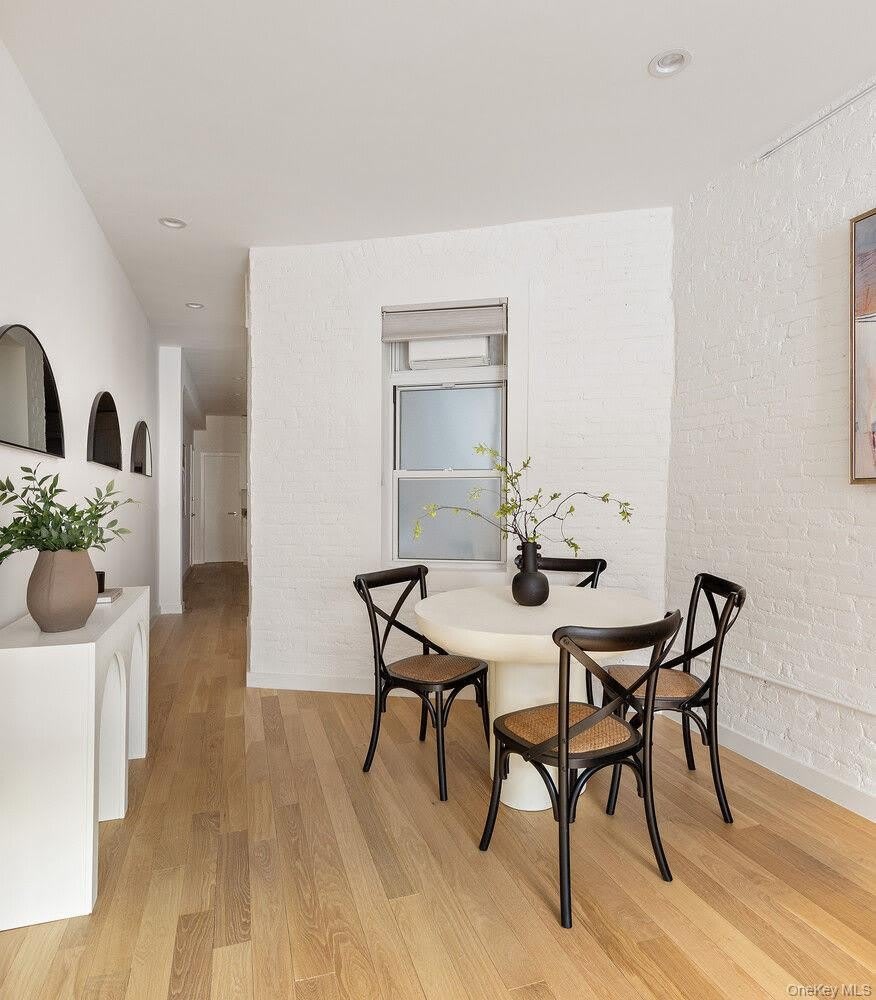 214 W 16TH Street – photo 3