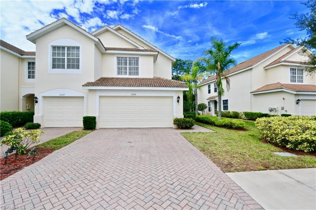 1055 Albany Ct – photo 1