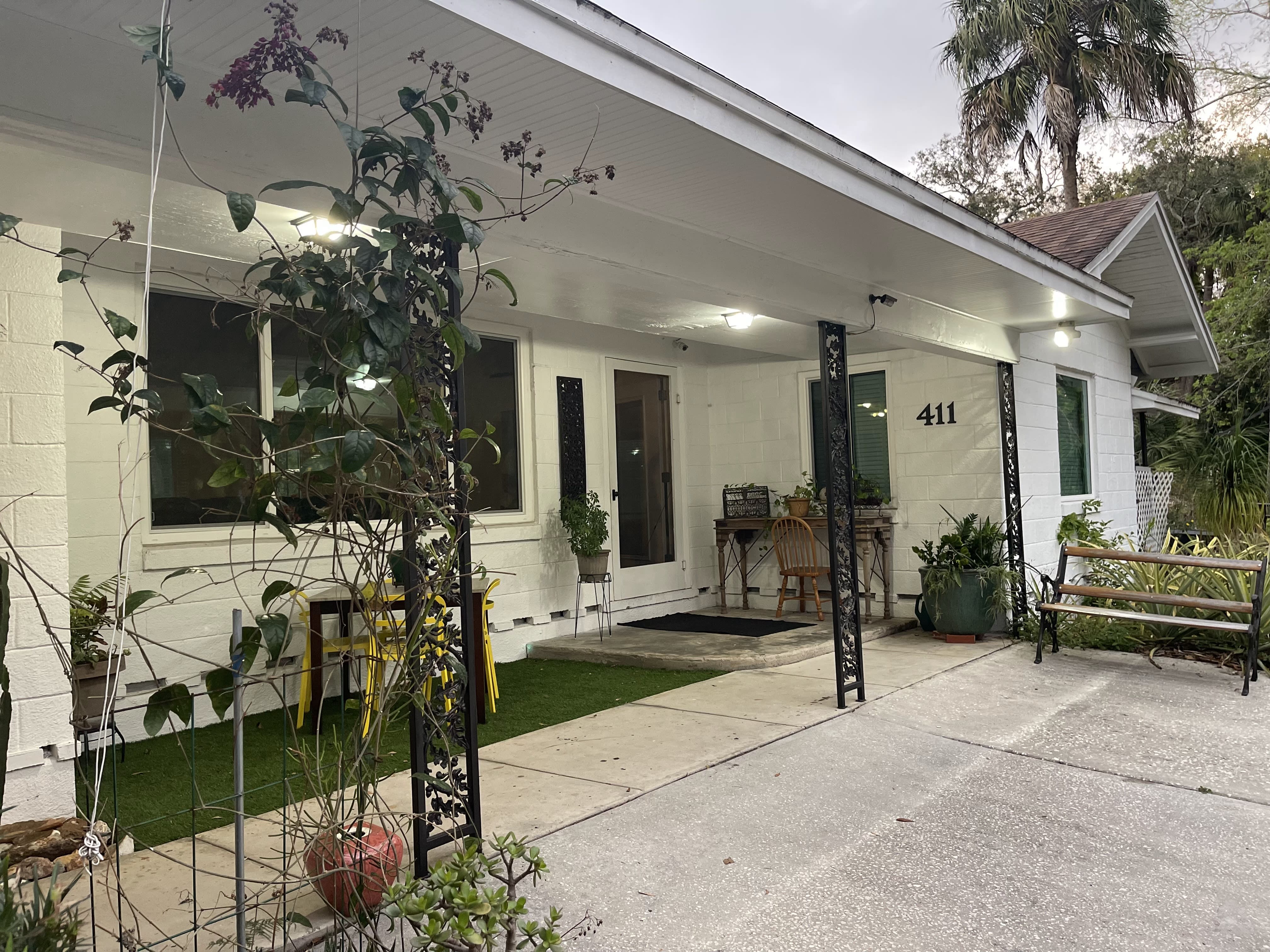 411 West Flora Street – photo 1
