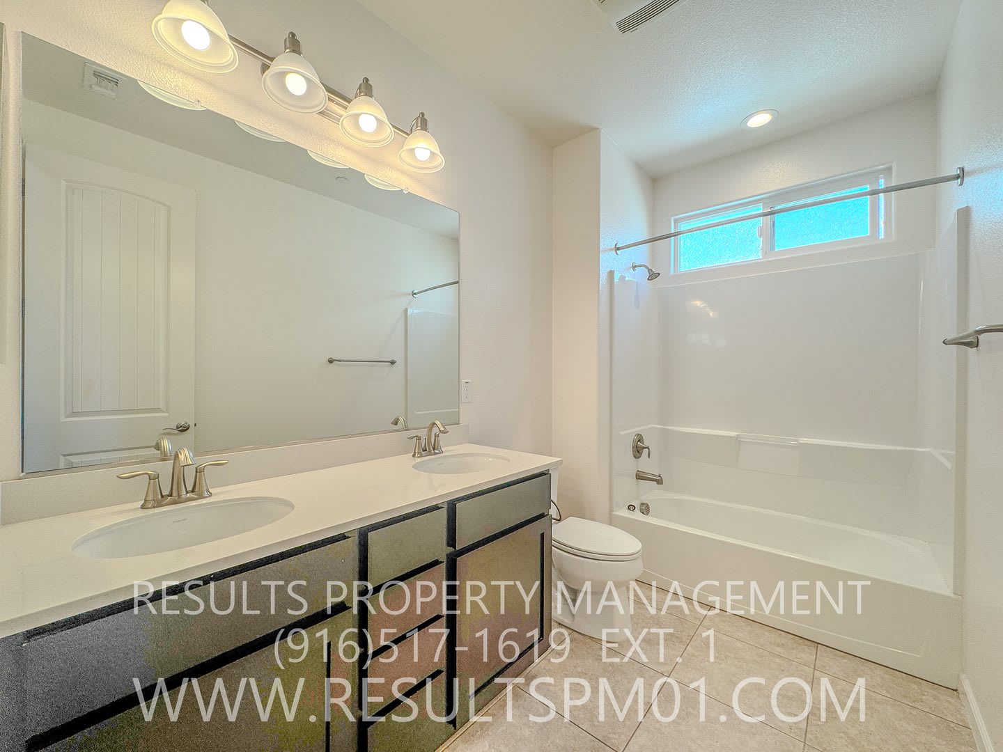 Gorgeous luxury Home! Great price! Spacious 4 bedroom w/Loft – photo 2
