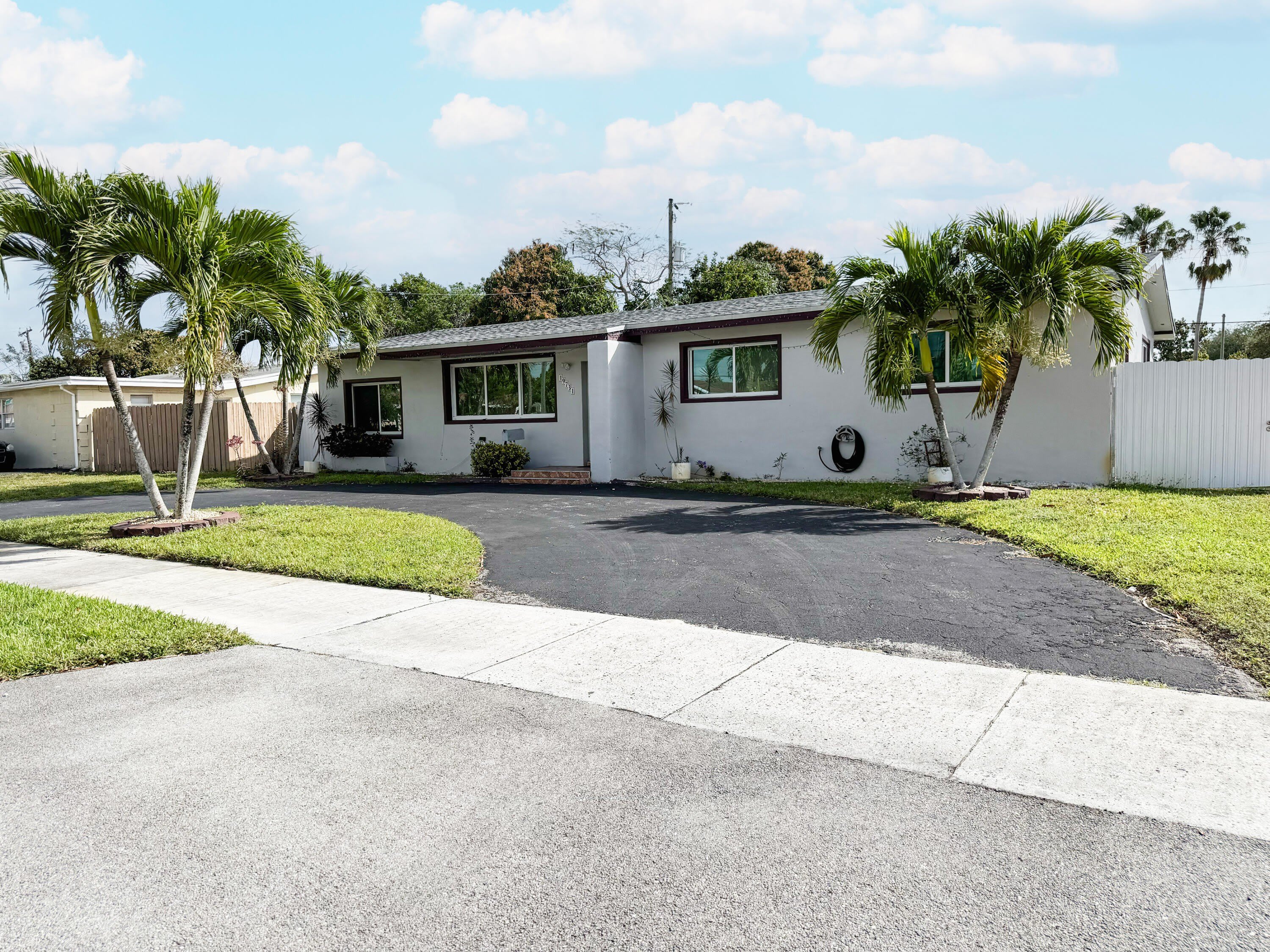 19731 NW 4TH Avenue – photo 2