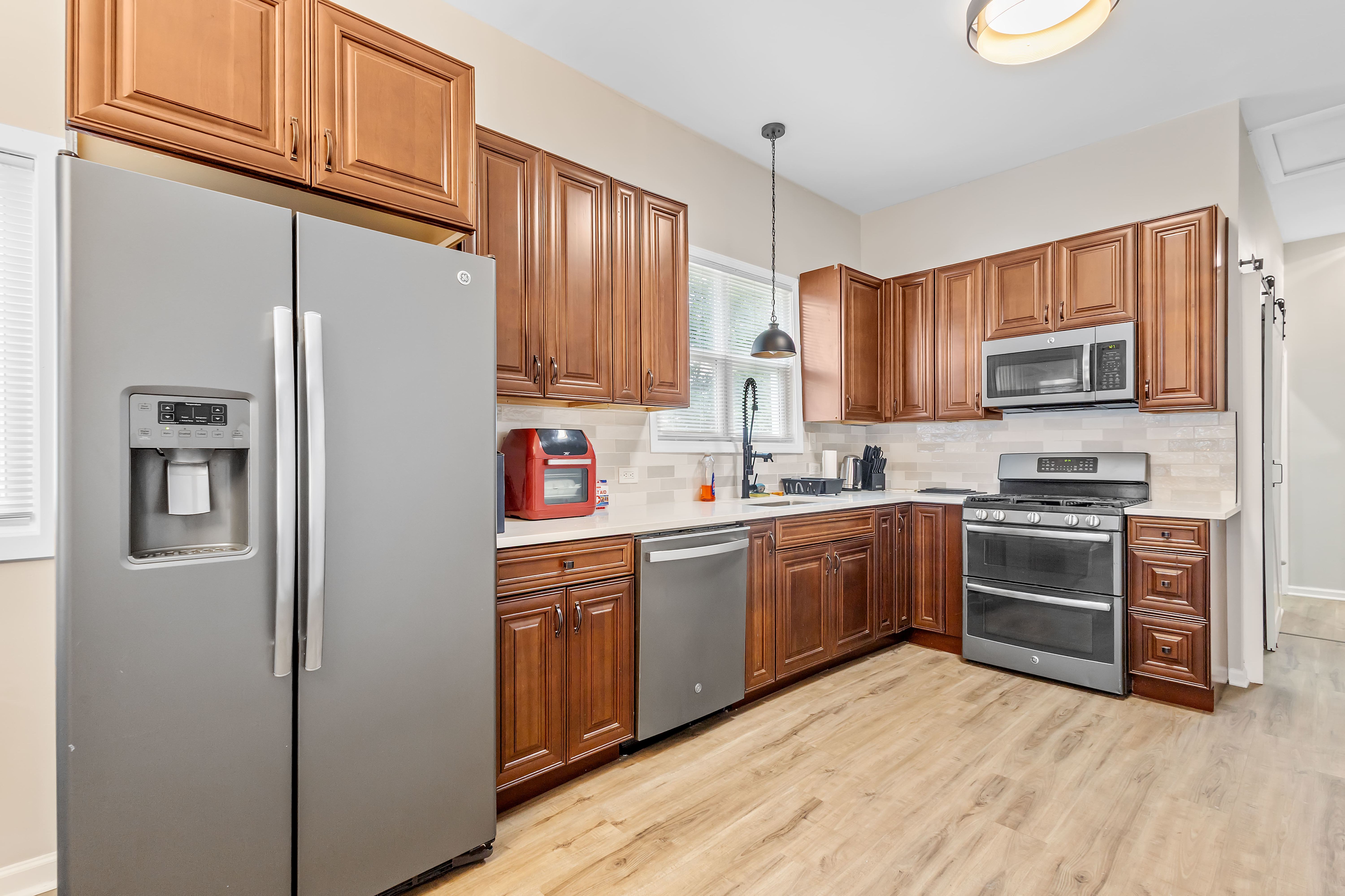 6039 Jackson Ave – photo 5