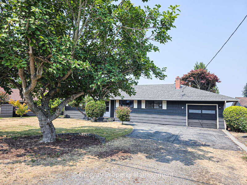 1715 Holbrook Ave – photo 1