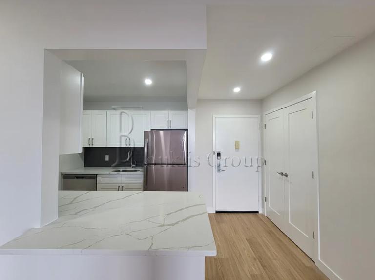 58 12 Queens Blvd – photo 3