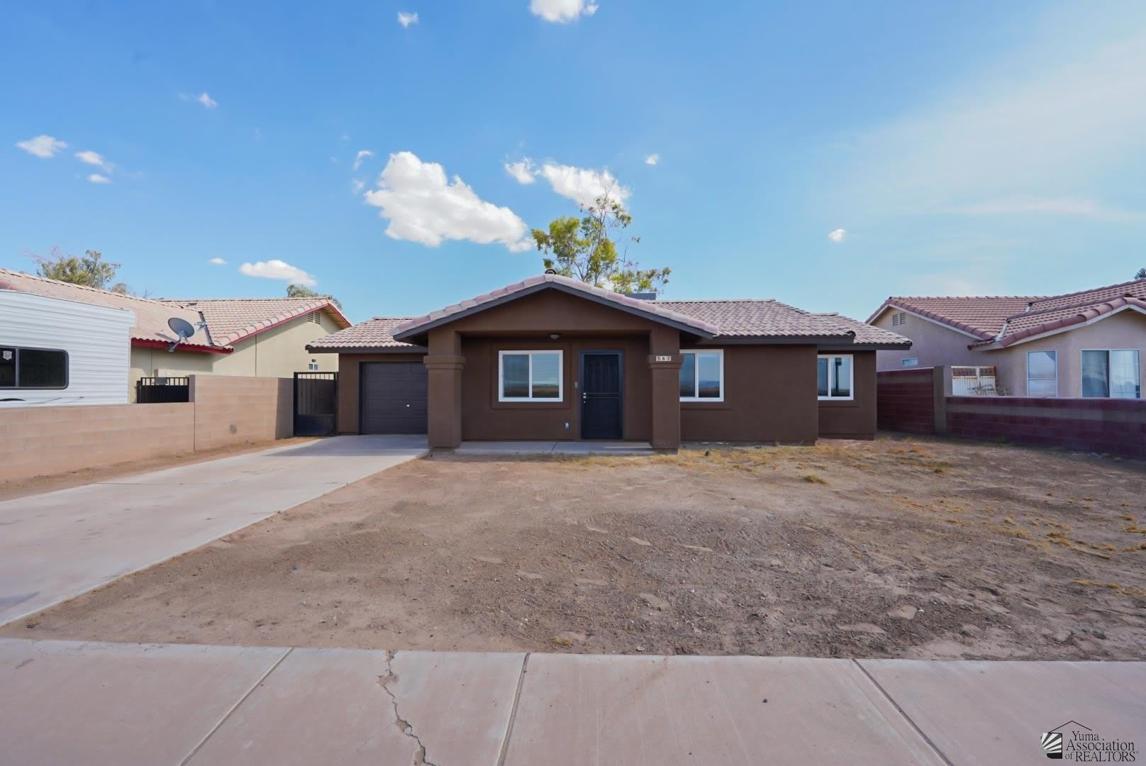 587 E JEFFERSON ST – photo 1