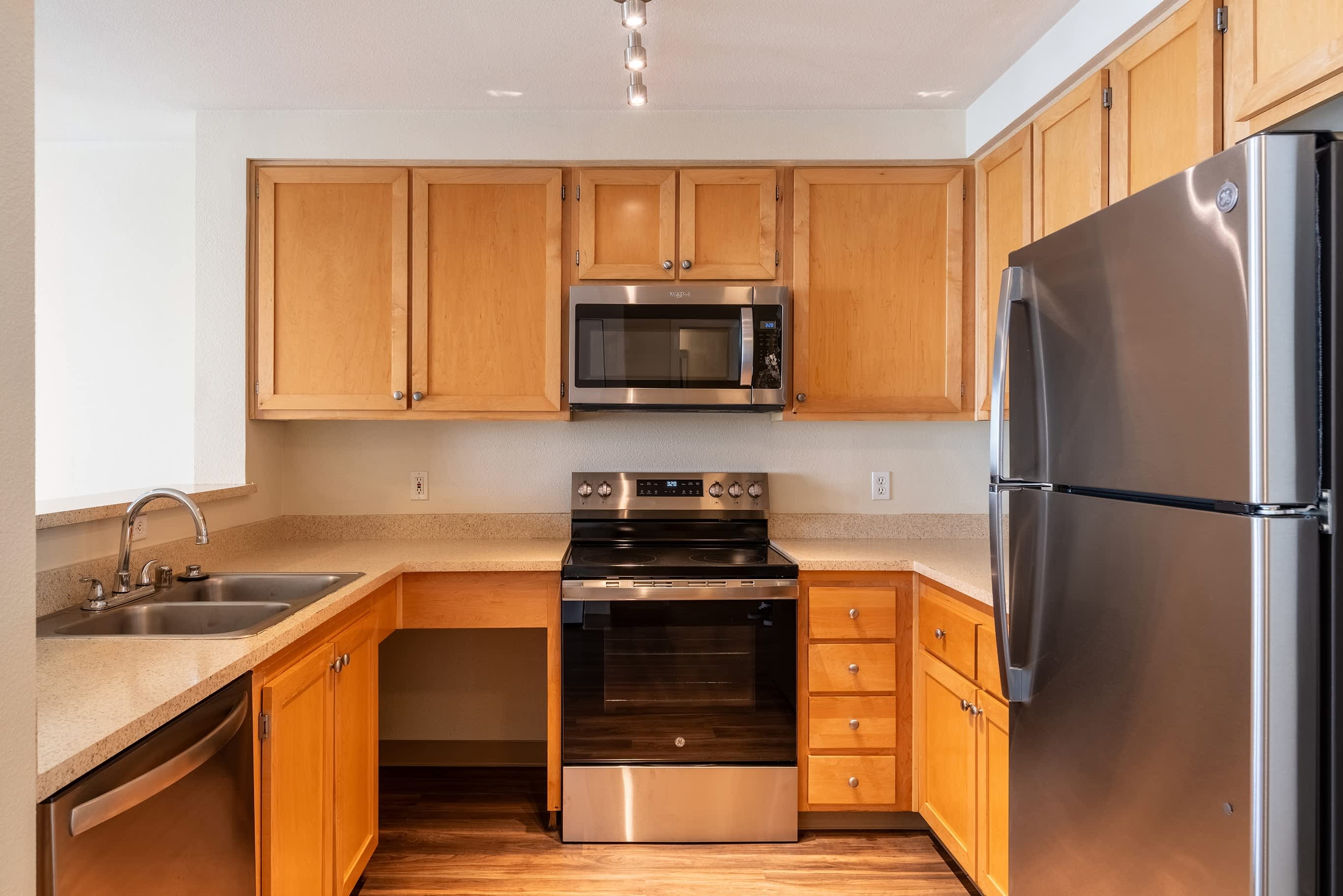 TraVigne on Eleventh Avenue – photo 2