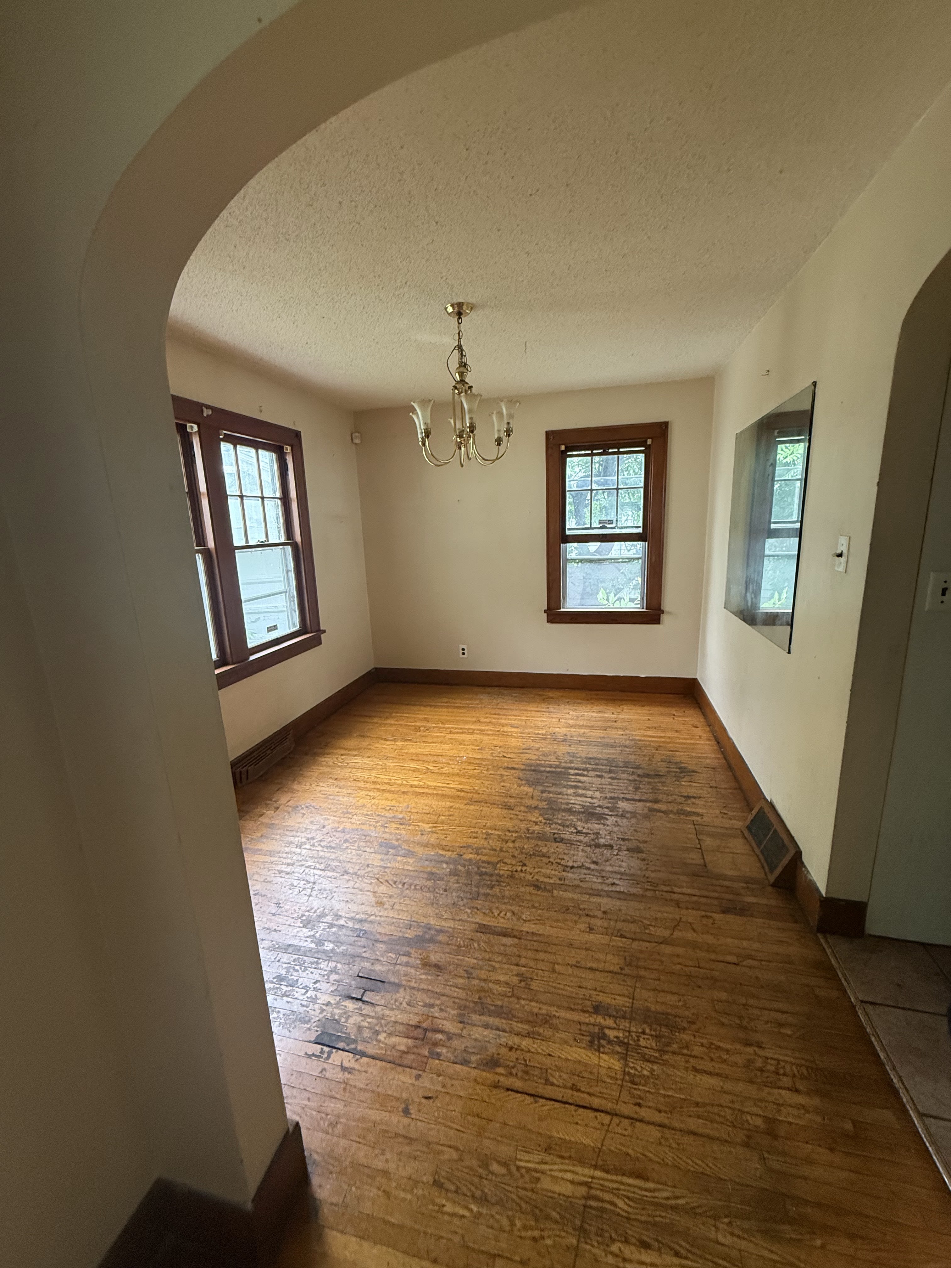 1073 W Packard St – photo 4