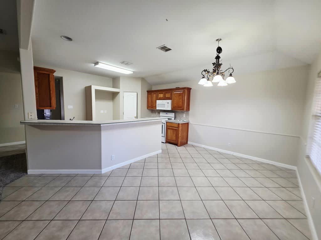 5208 Lavaca Ave – photo 4