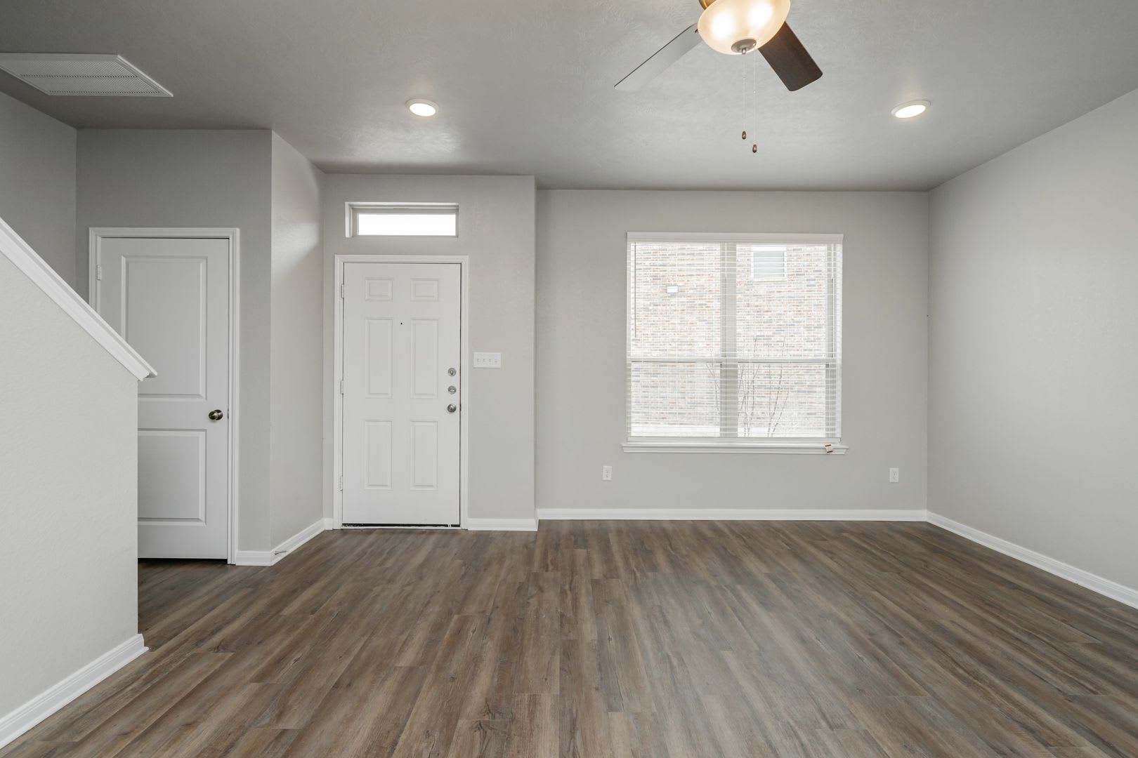 Live, love, and grow in this charming townhome! – photo 2