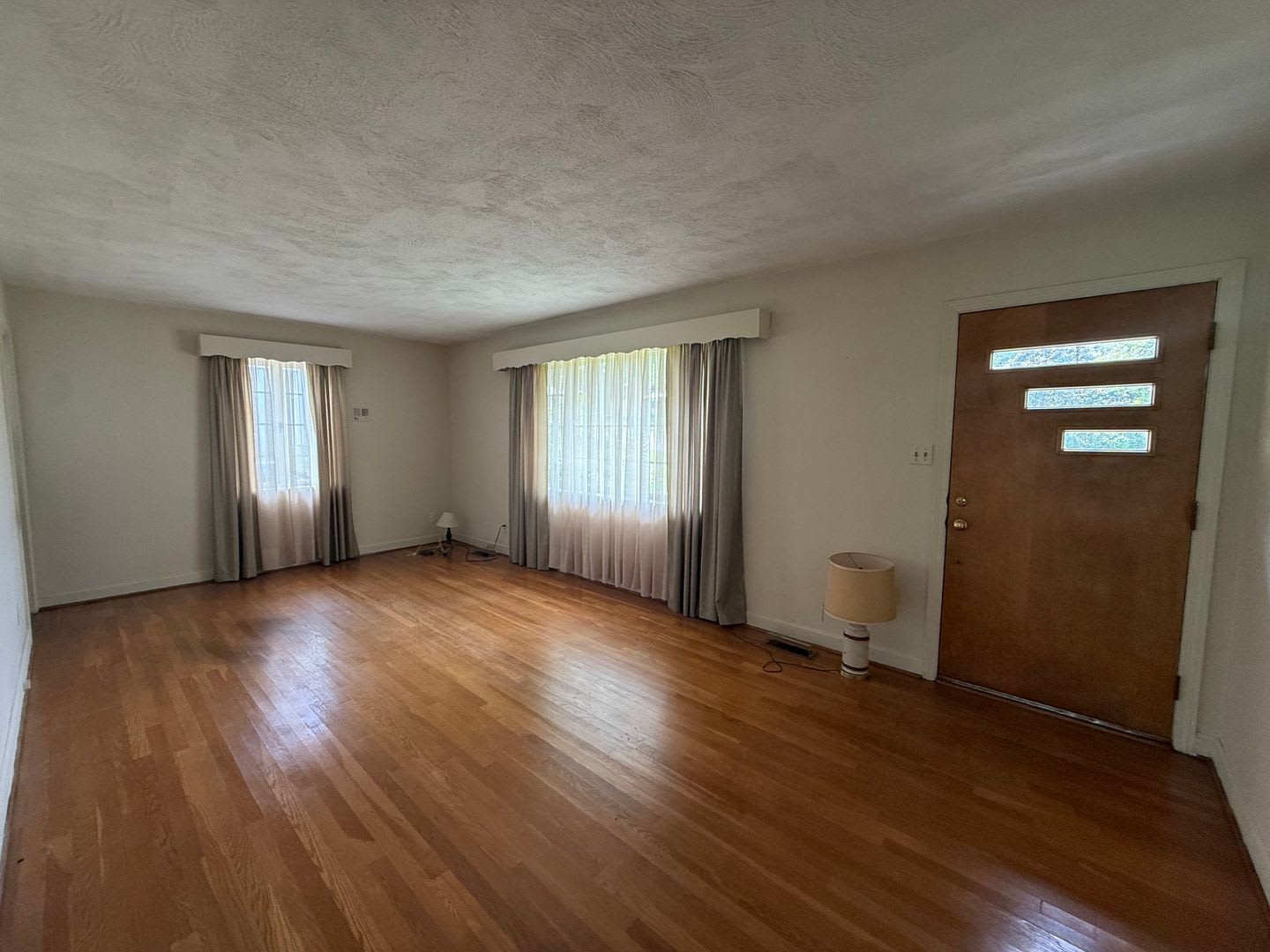 3 bedroom 1.5 bath – photo 4