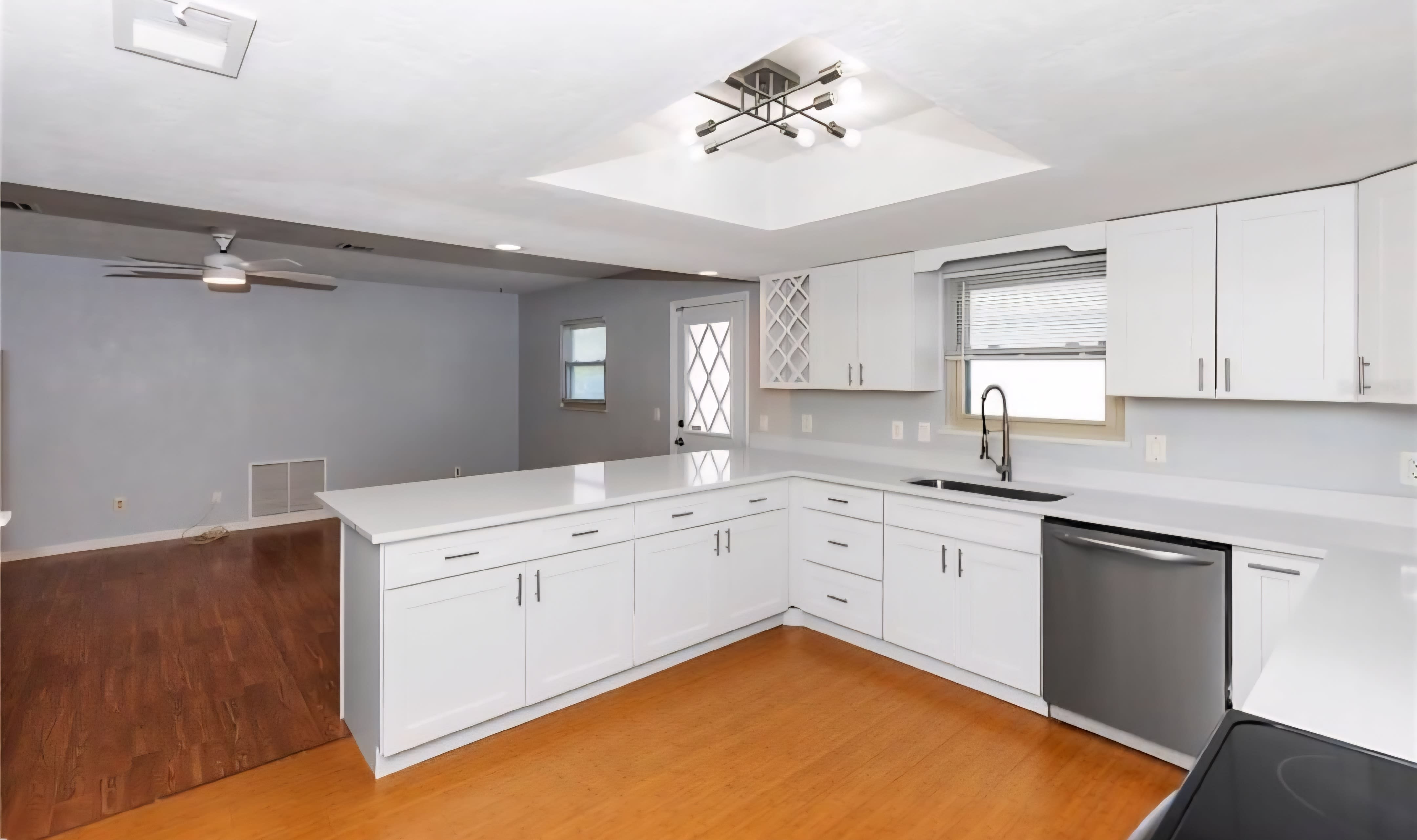 4431 Doris Drive – photo 4