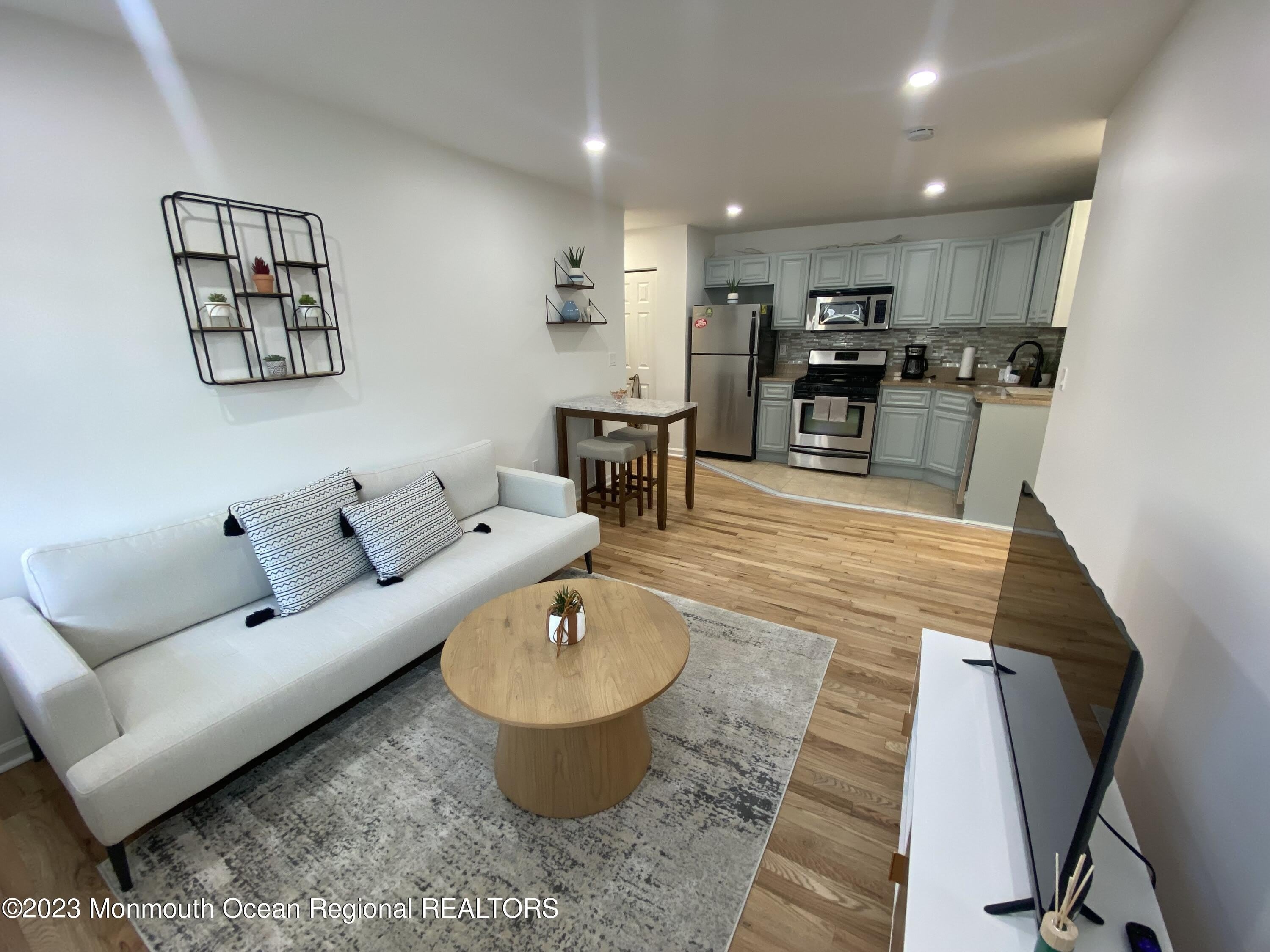 311 4th Avenue – photo 2