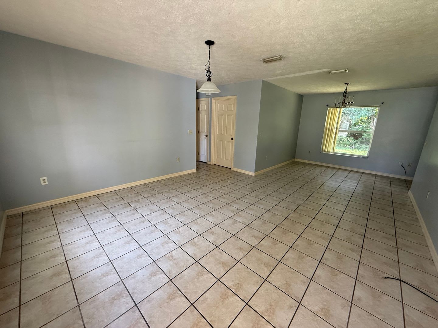 2060 NW 42 ST – photo 5