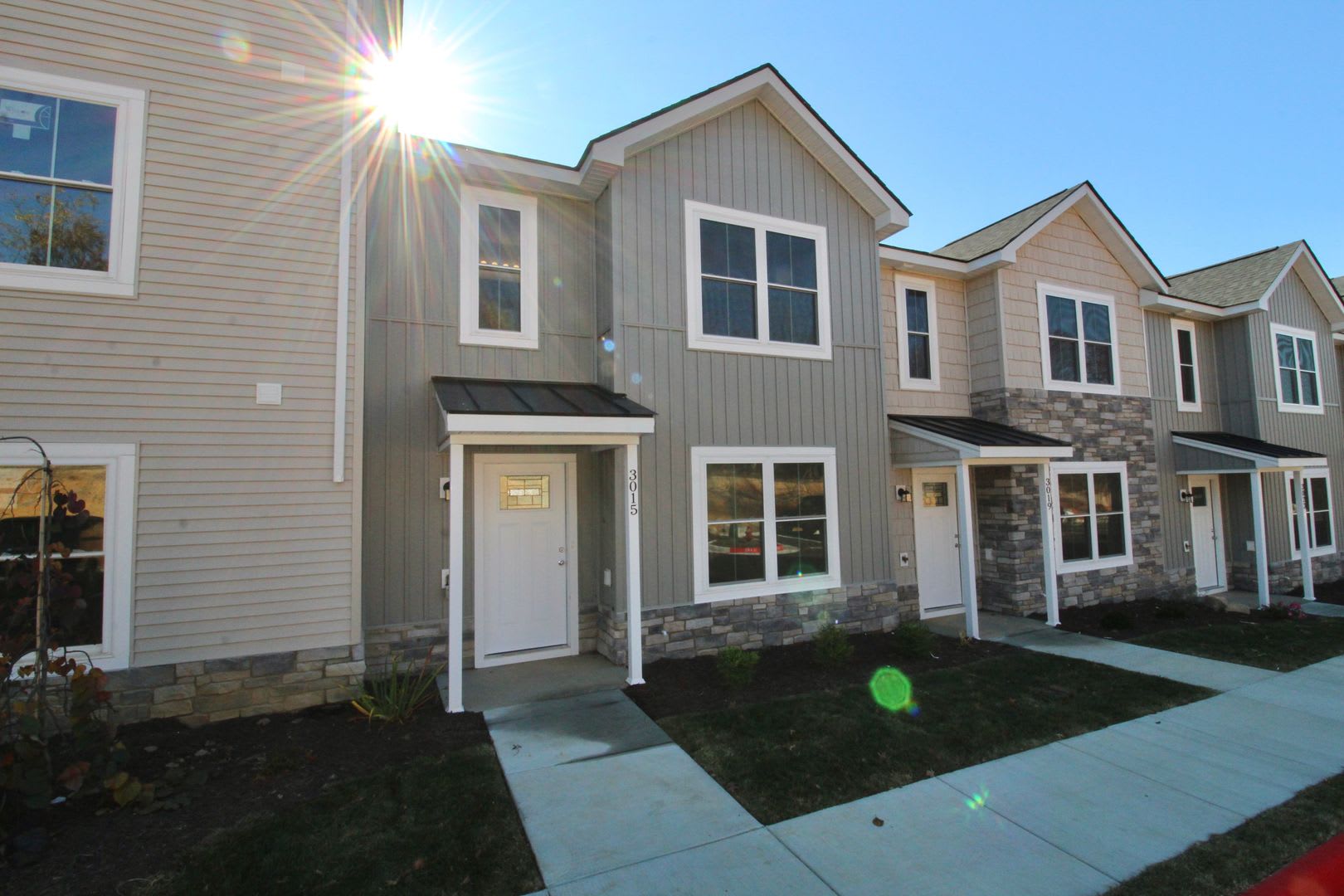 Spacious 3 BR Townhome – photo 1