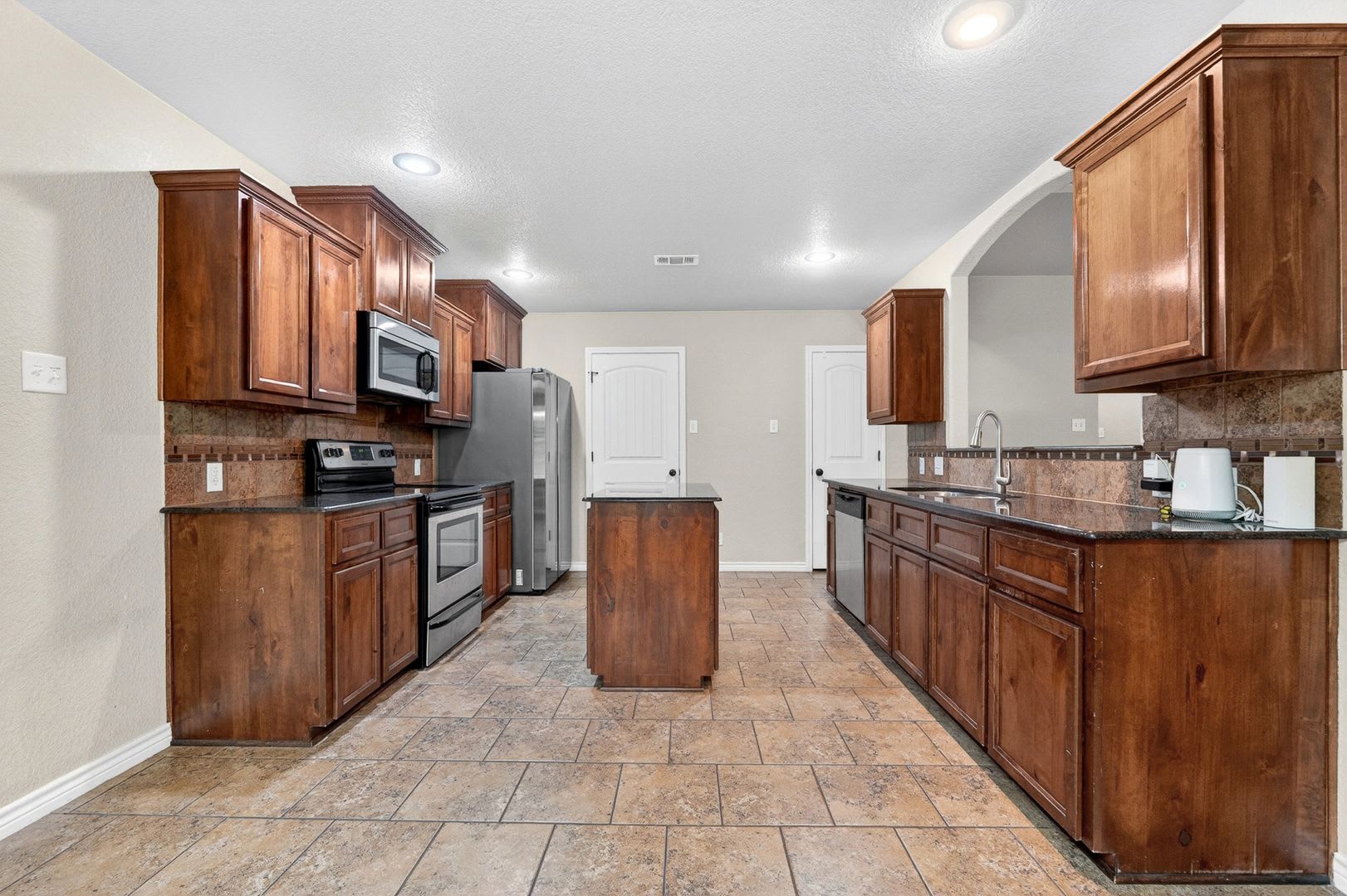 6005 Newcastle Dr. – photo 4