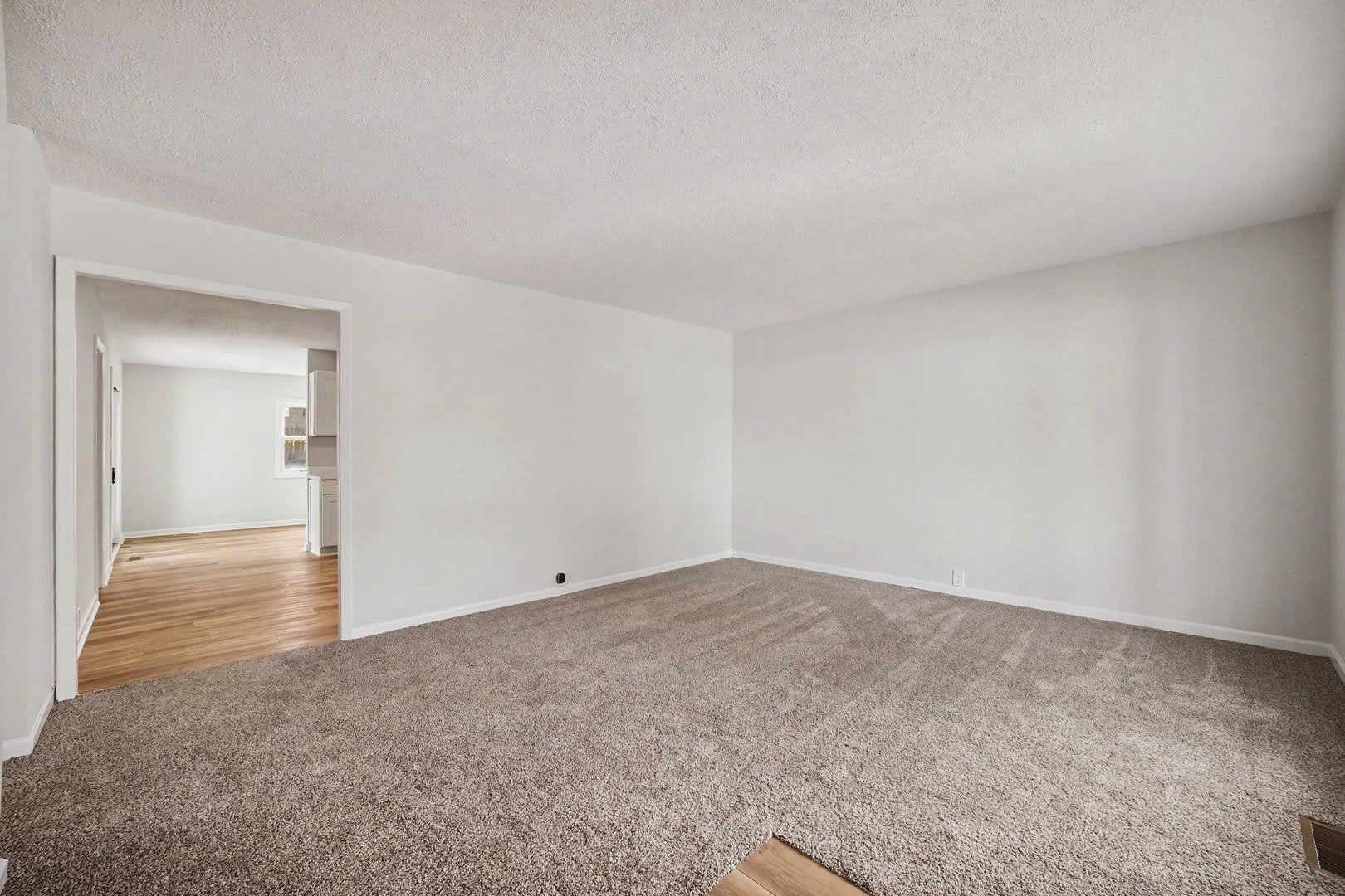 338 Hickory Avenue – photo 2