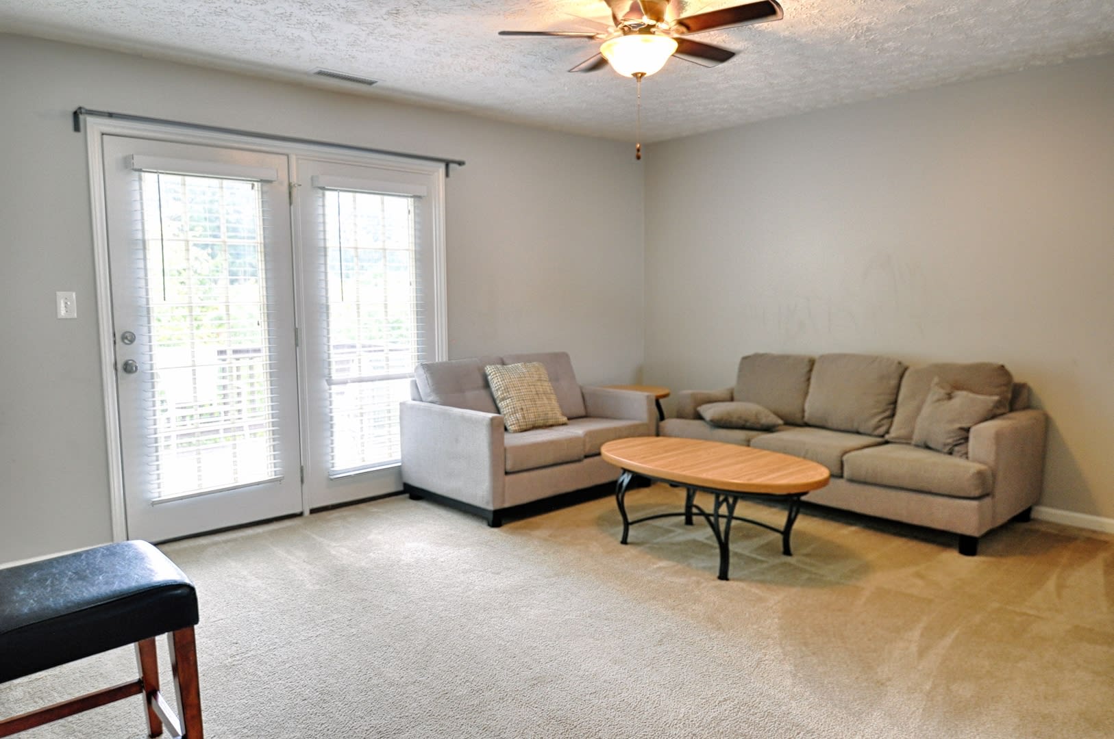Amazing 4 bed/2 bath split level home conveniently located near RTP with fenced yard! – photo 2