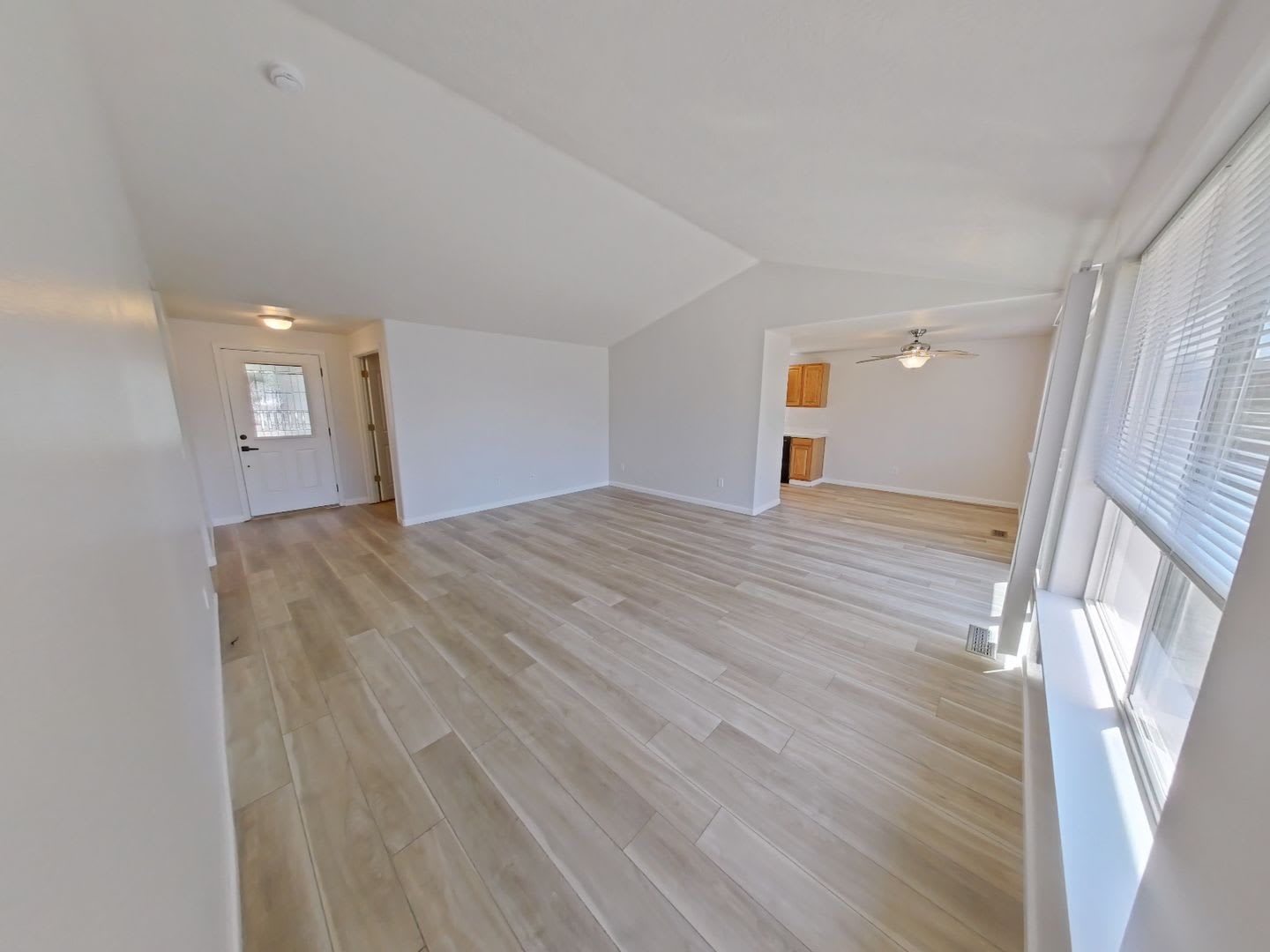4 Bedroom On A Large Corner Lot – photo 2
