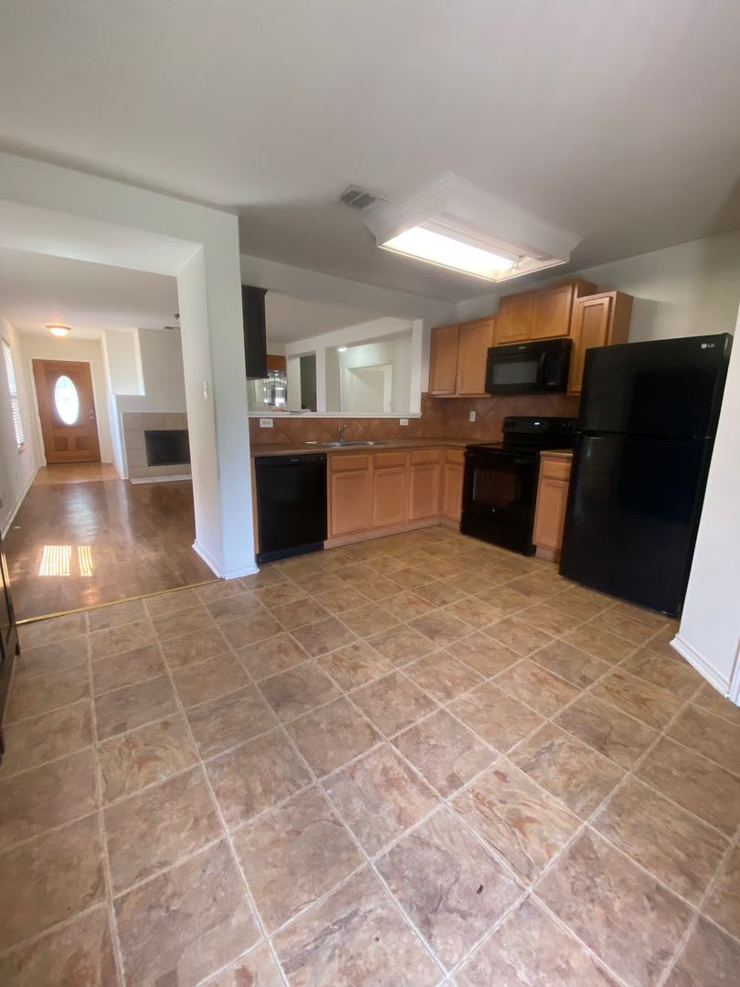 3 Bed w/ Study, 2 Bath House – photo 3