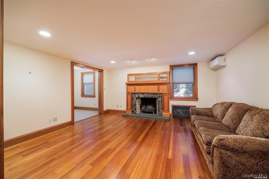 200 Lincoln Avenue – photo 2