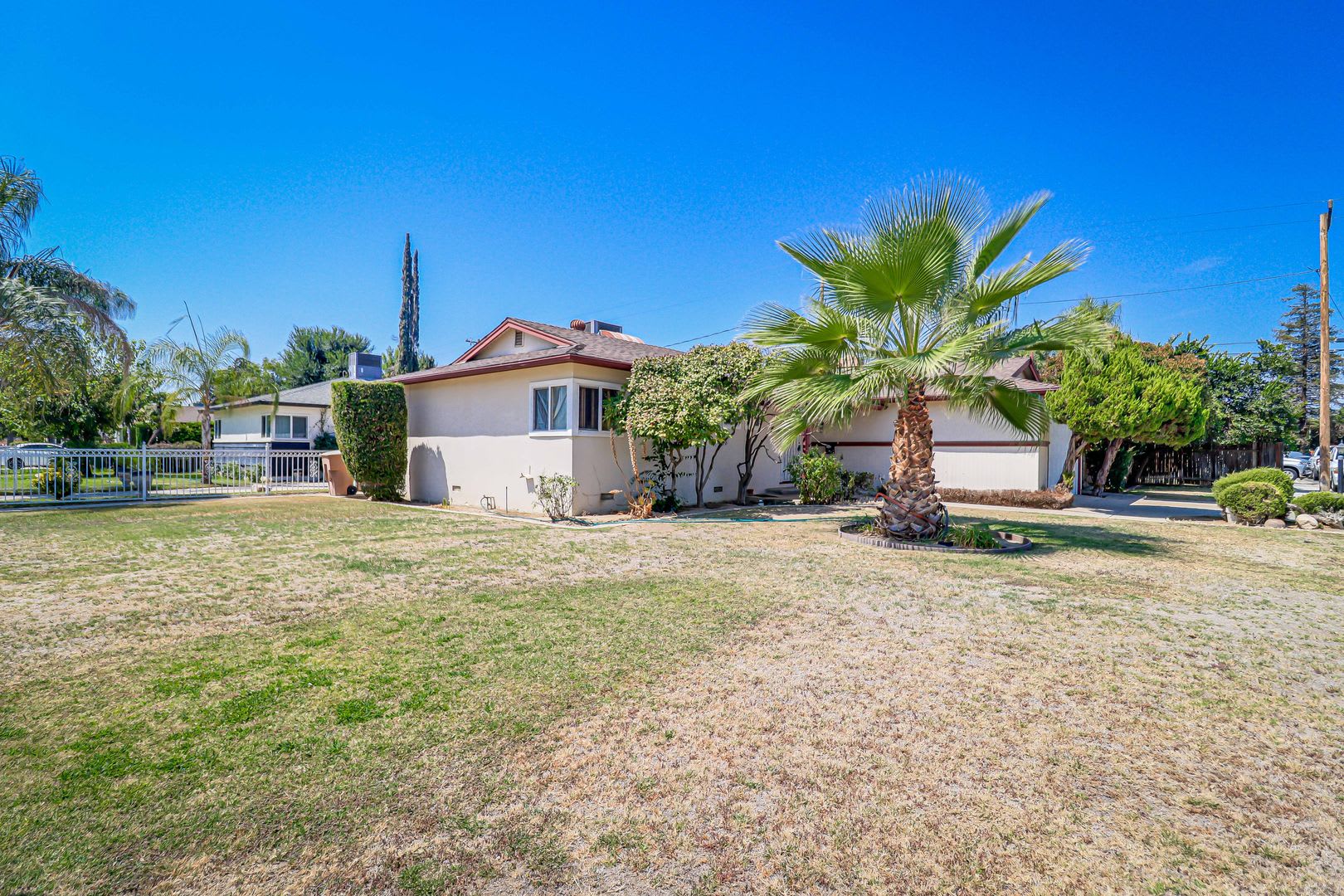 3 Bedroom in SW Bakersfield – photo 2
