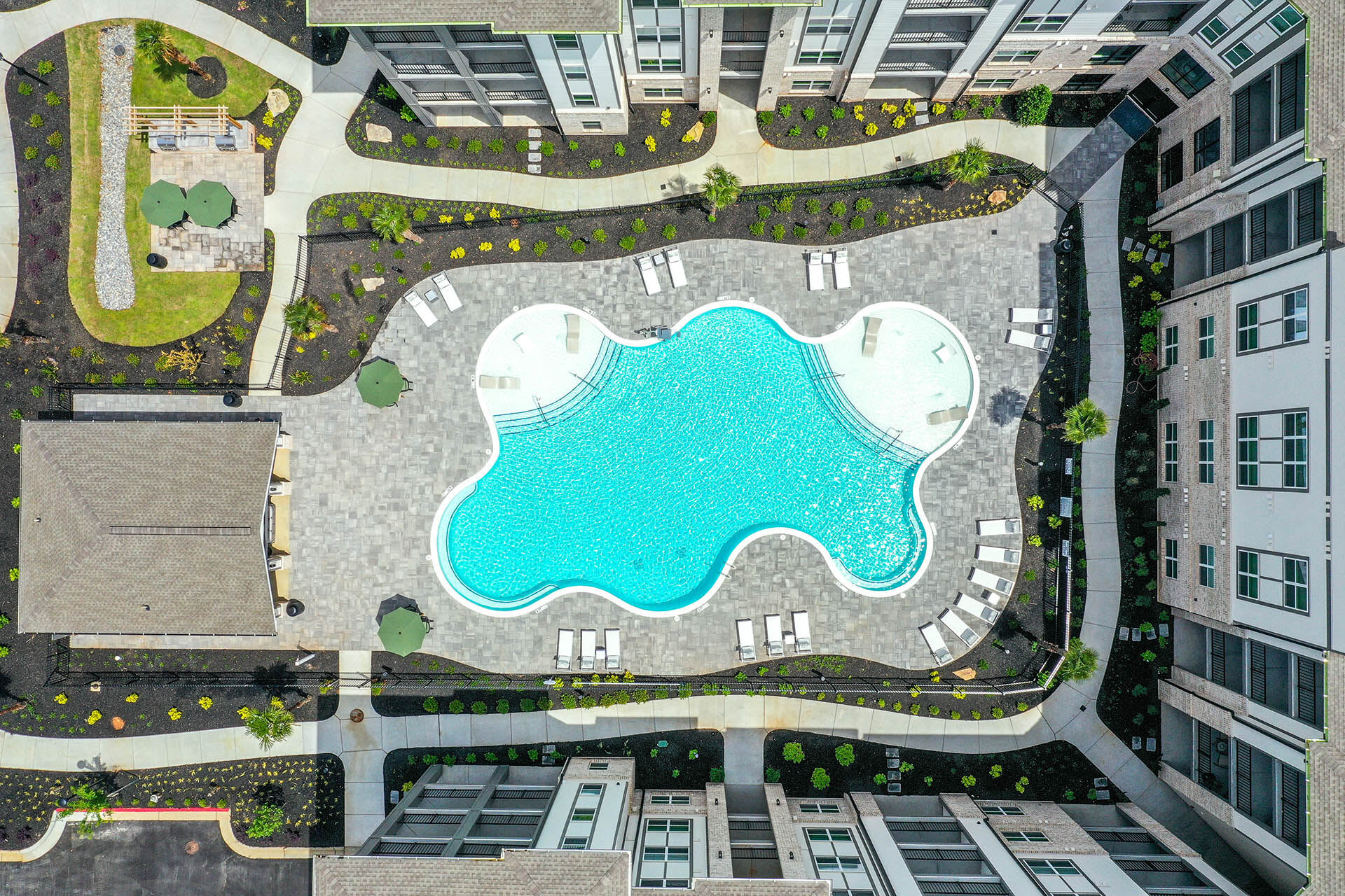 Somerset Apartments – photo 2