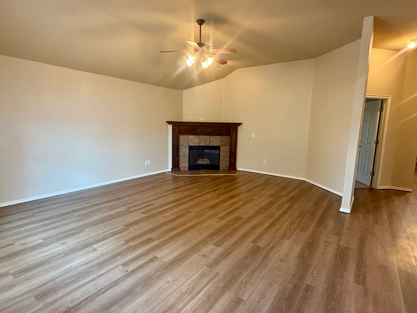 Edmond 3 Bed 2 Bath Home w/ Storm Shelter! – photo 2