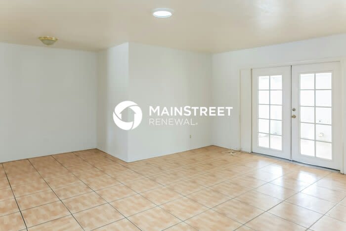 4721 East Polk Street – photo 3