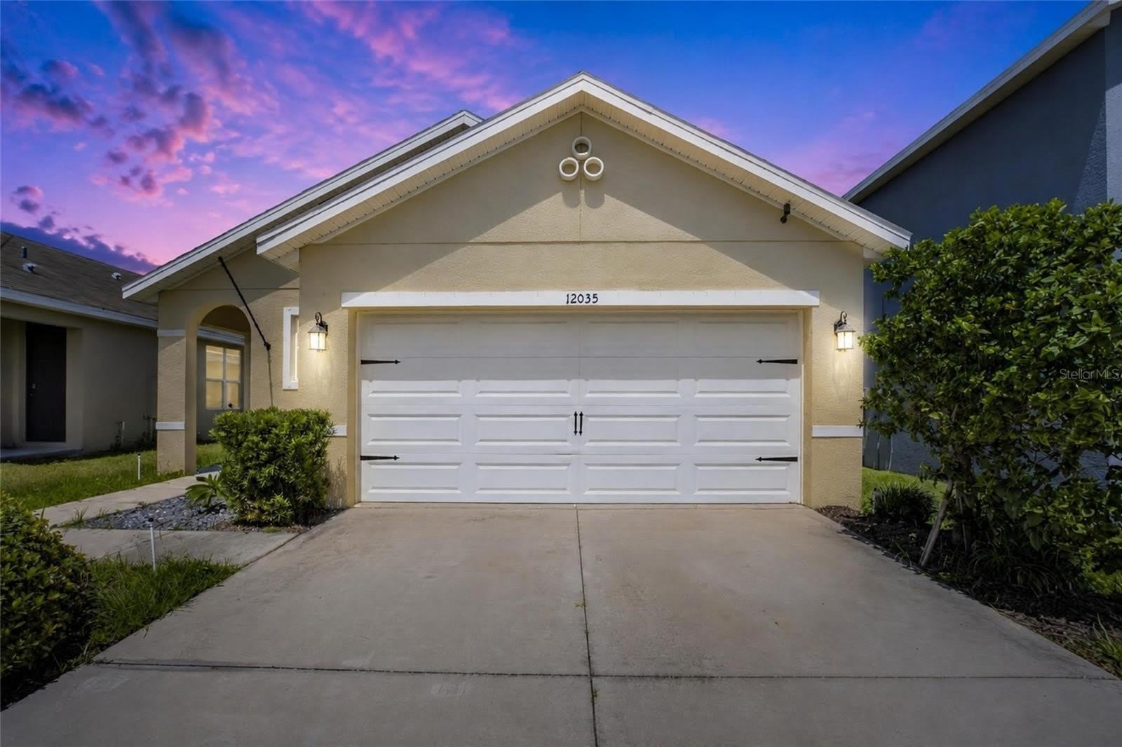 12035 Suburban Sunrise Street – photo 2