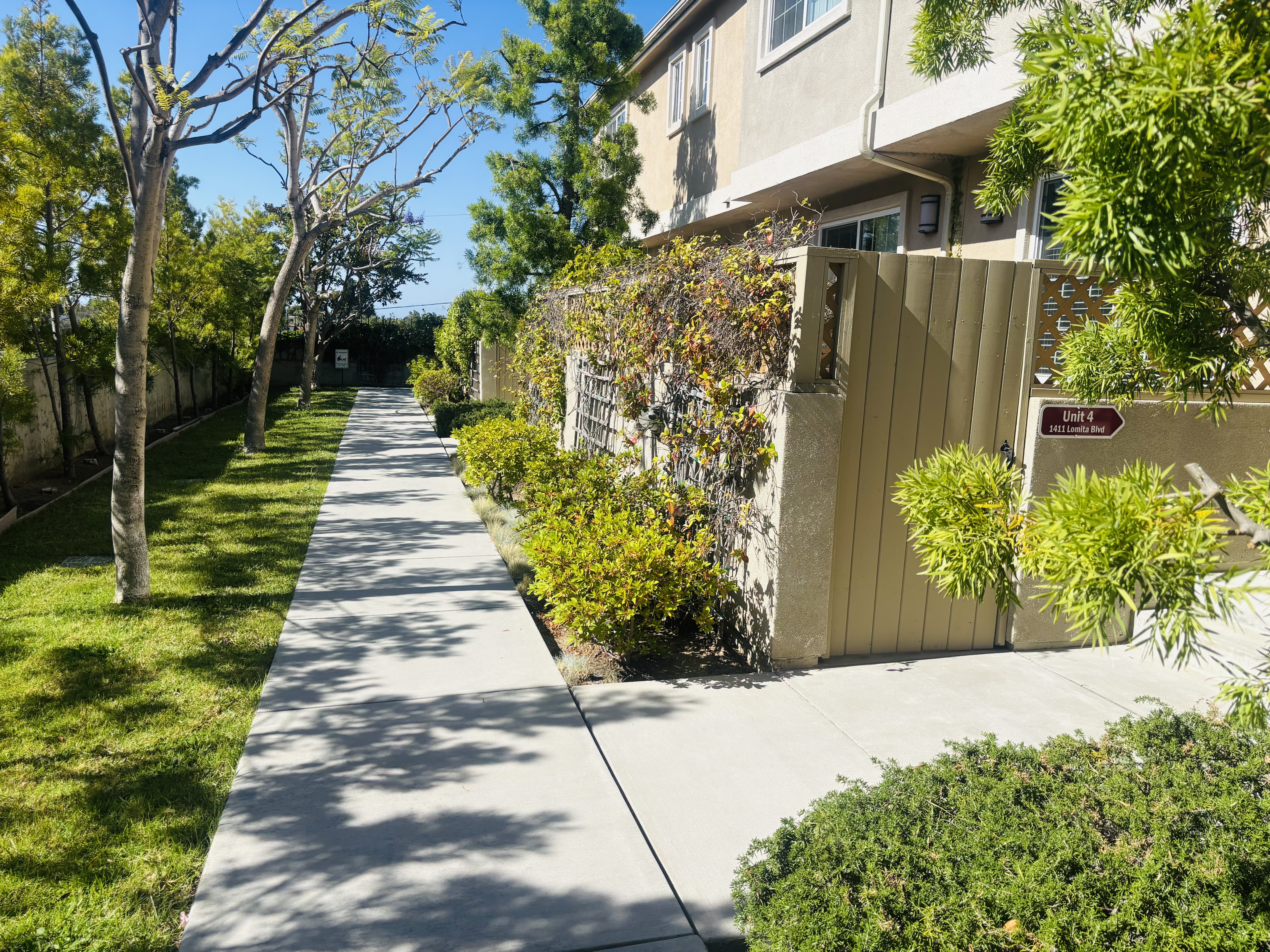 1411 West Lomita Boulevard – photo 2