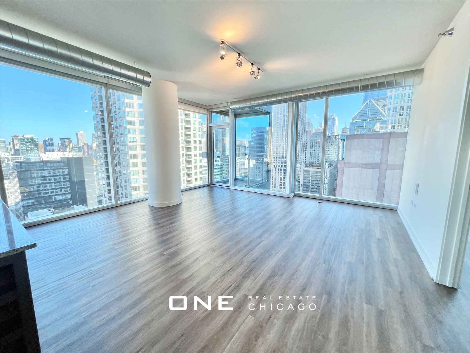 150 W Kinzie St – photo 3