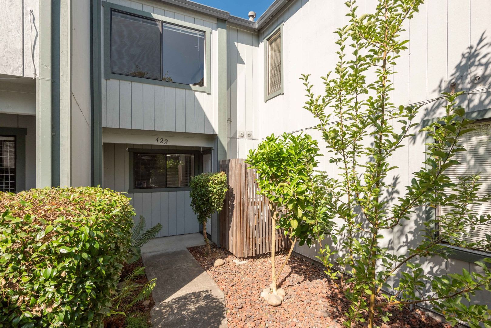 Westland Estates 2 Bedroom 2.5 Bathroom Condo – photo 2
