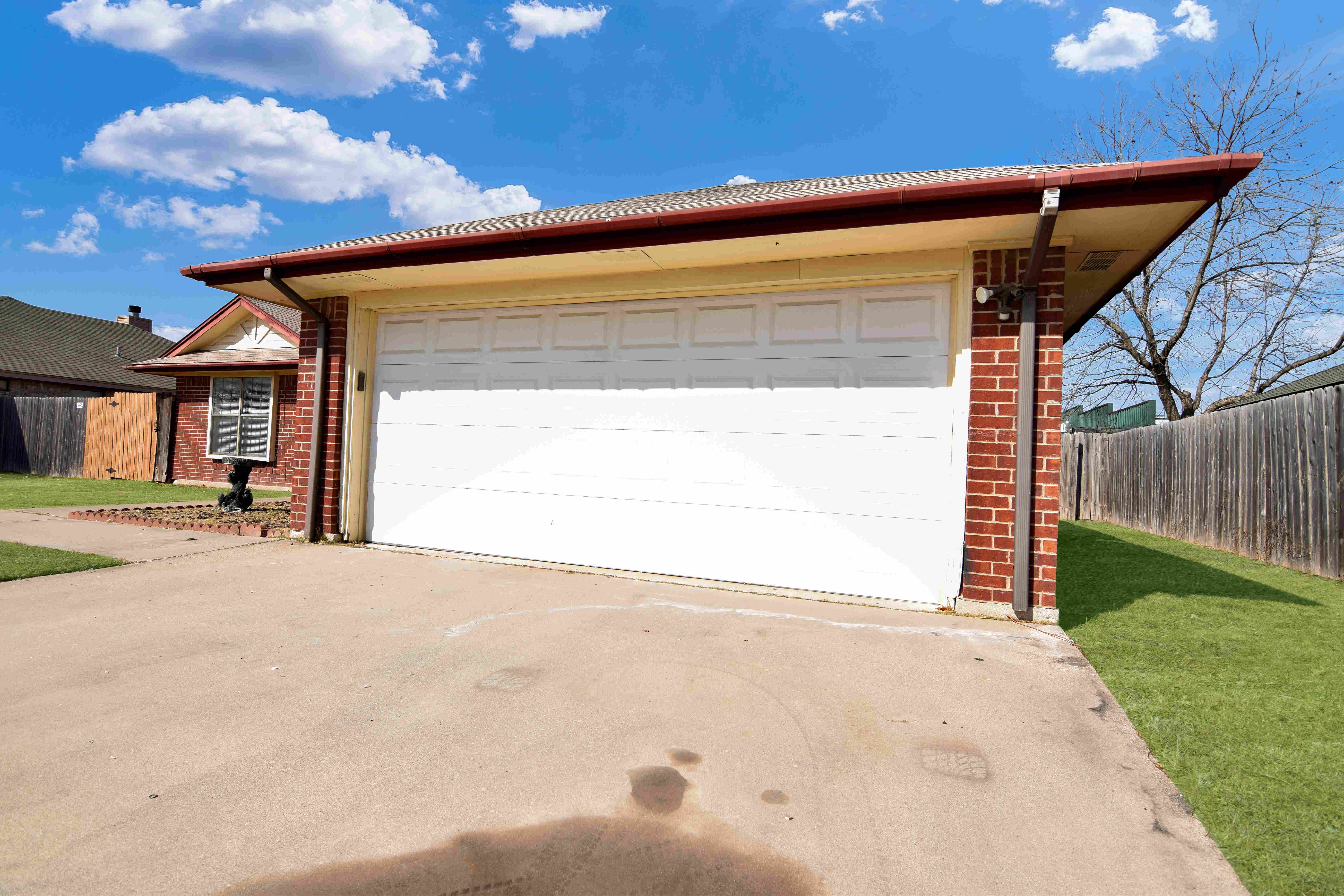 4201 Carolyn Dr – photo 2