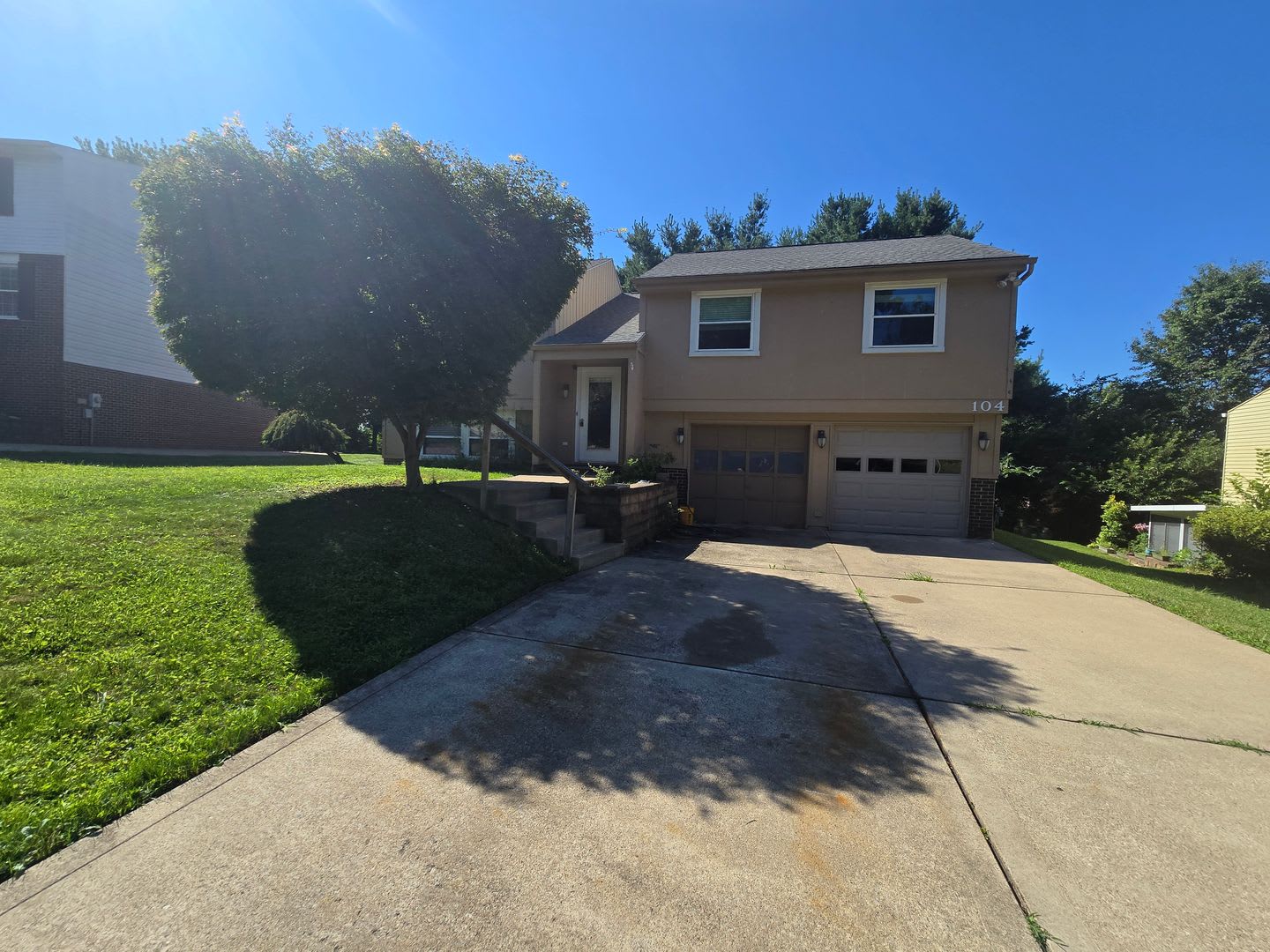 AVAILABLE NOW! Adorable 3 Bedroom Split Entry Home – photo 1