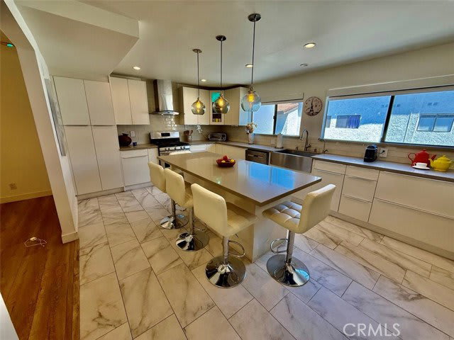 21545 Erwin Street – photo 3