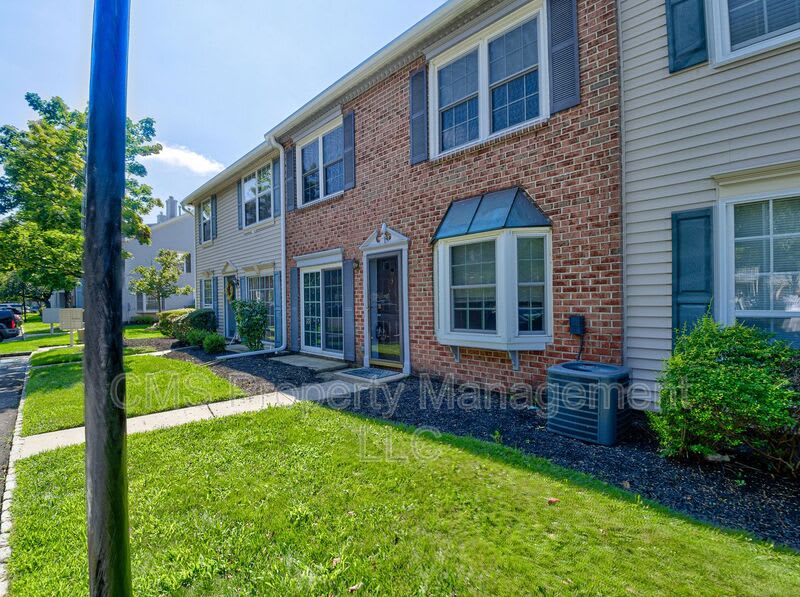 96 Versailles Ct – photo 3