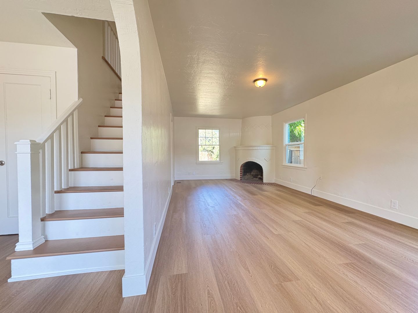 Charming Downton Lodi Home – photo 5