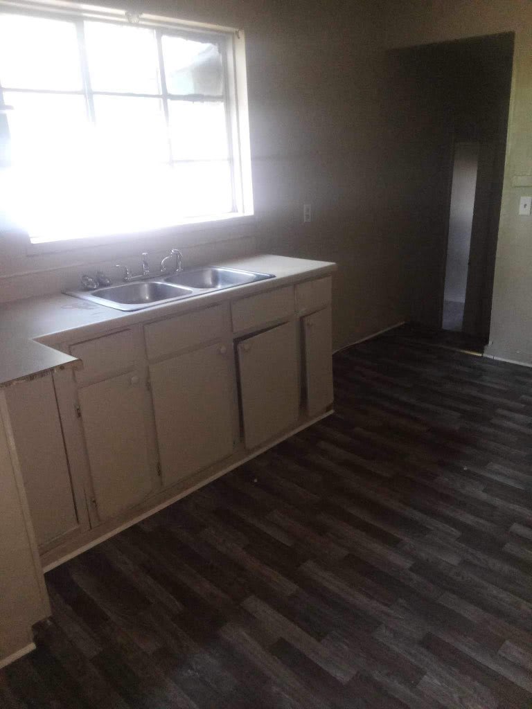 1048 Winn Street – photo 5